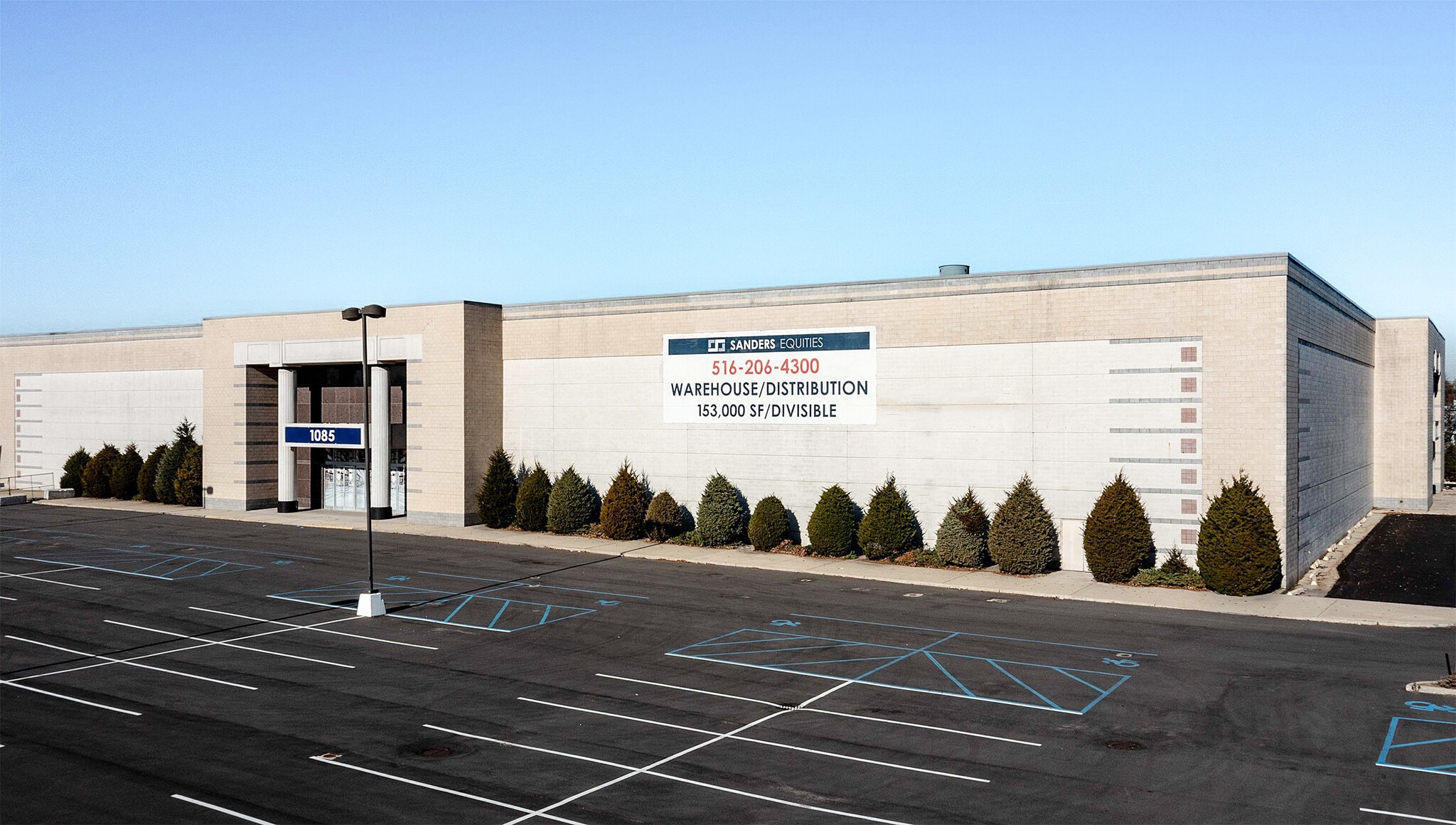 1085 Old Country Rd, Westbury, NY for Rent