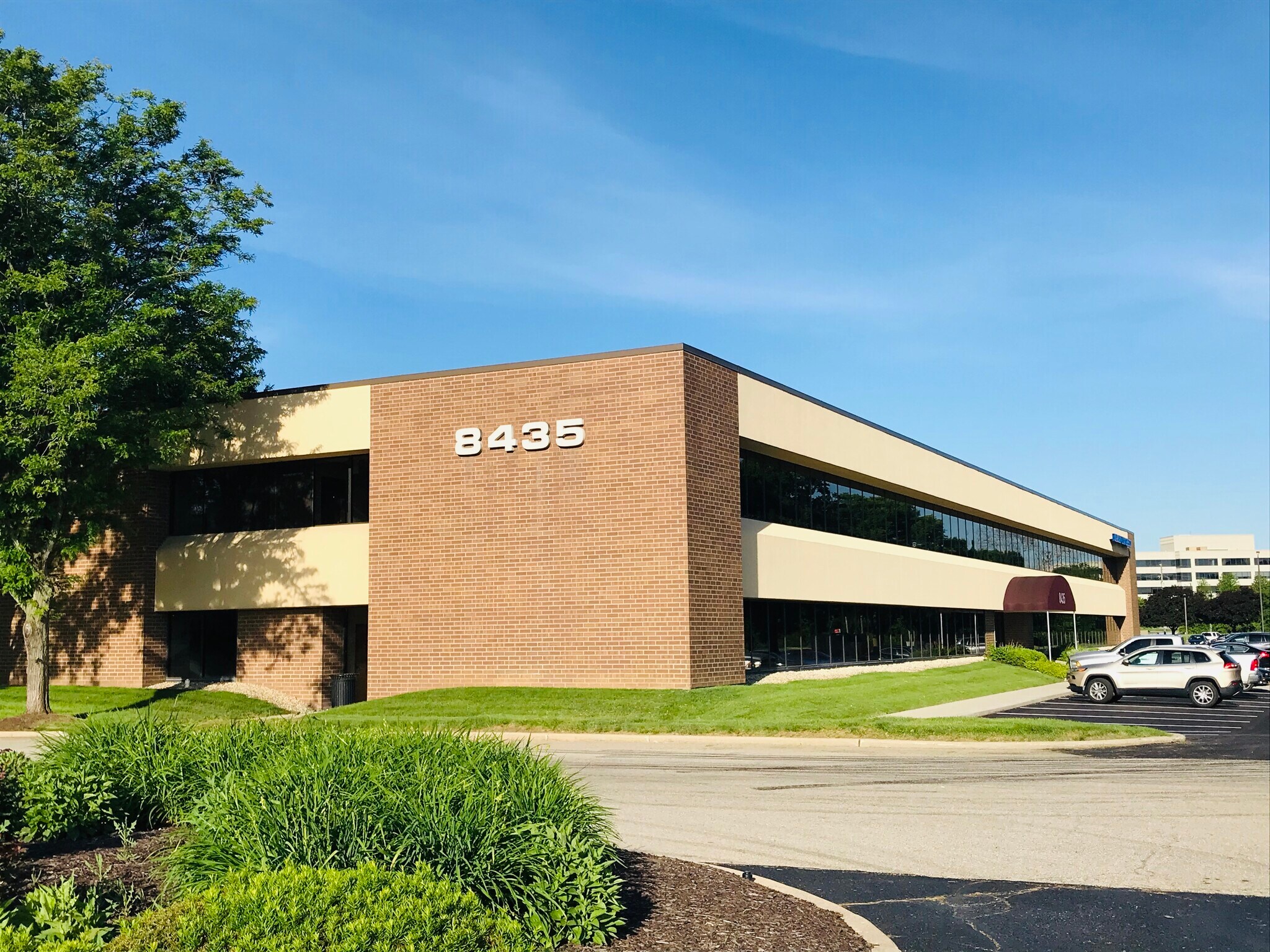 8435 Keystone Crossing, Indianapolis, IN for Rent