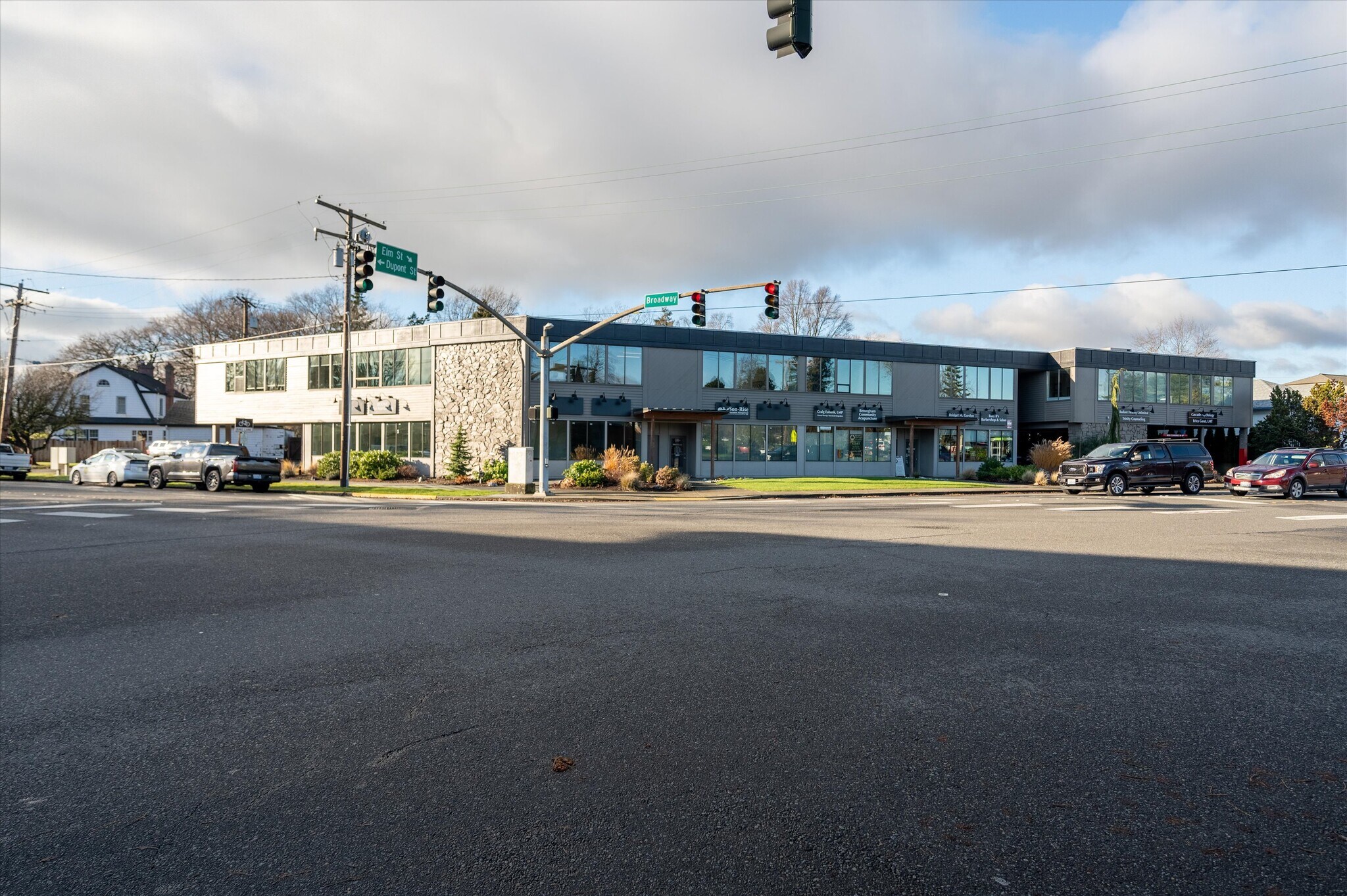 16091611 Broadway St Bellingham, WA 98225 Office Property for Lease on