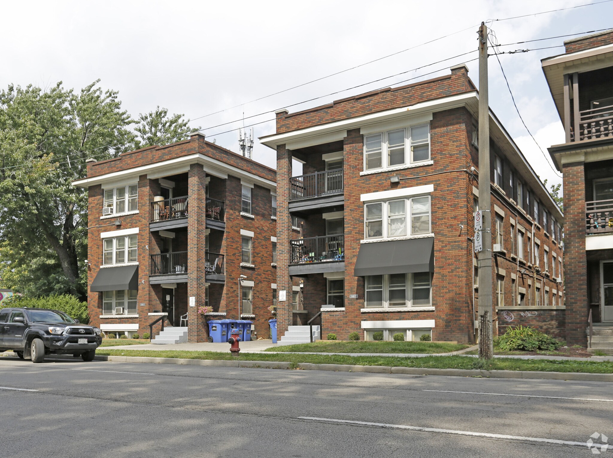 983-987 Main St E, Hamilton, ON for Sale