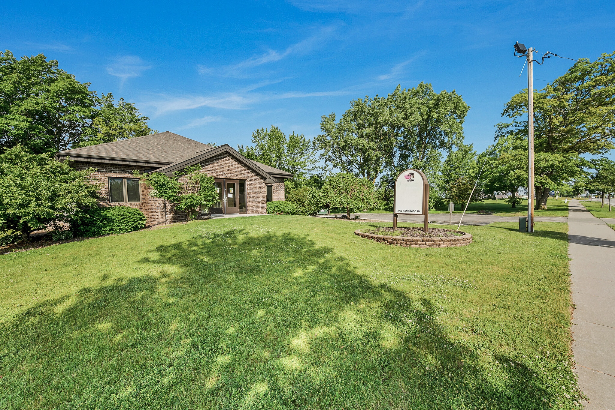 2770 Manitowoc Rd, Green Bay, WI for Sale