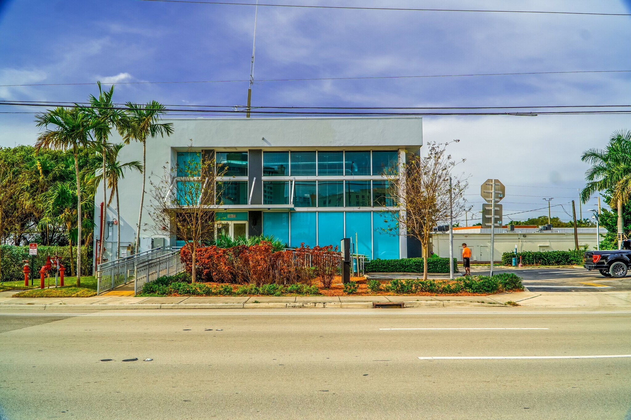 18650 Biscayne Blvd, Aventura, FL for Rent