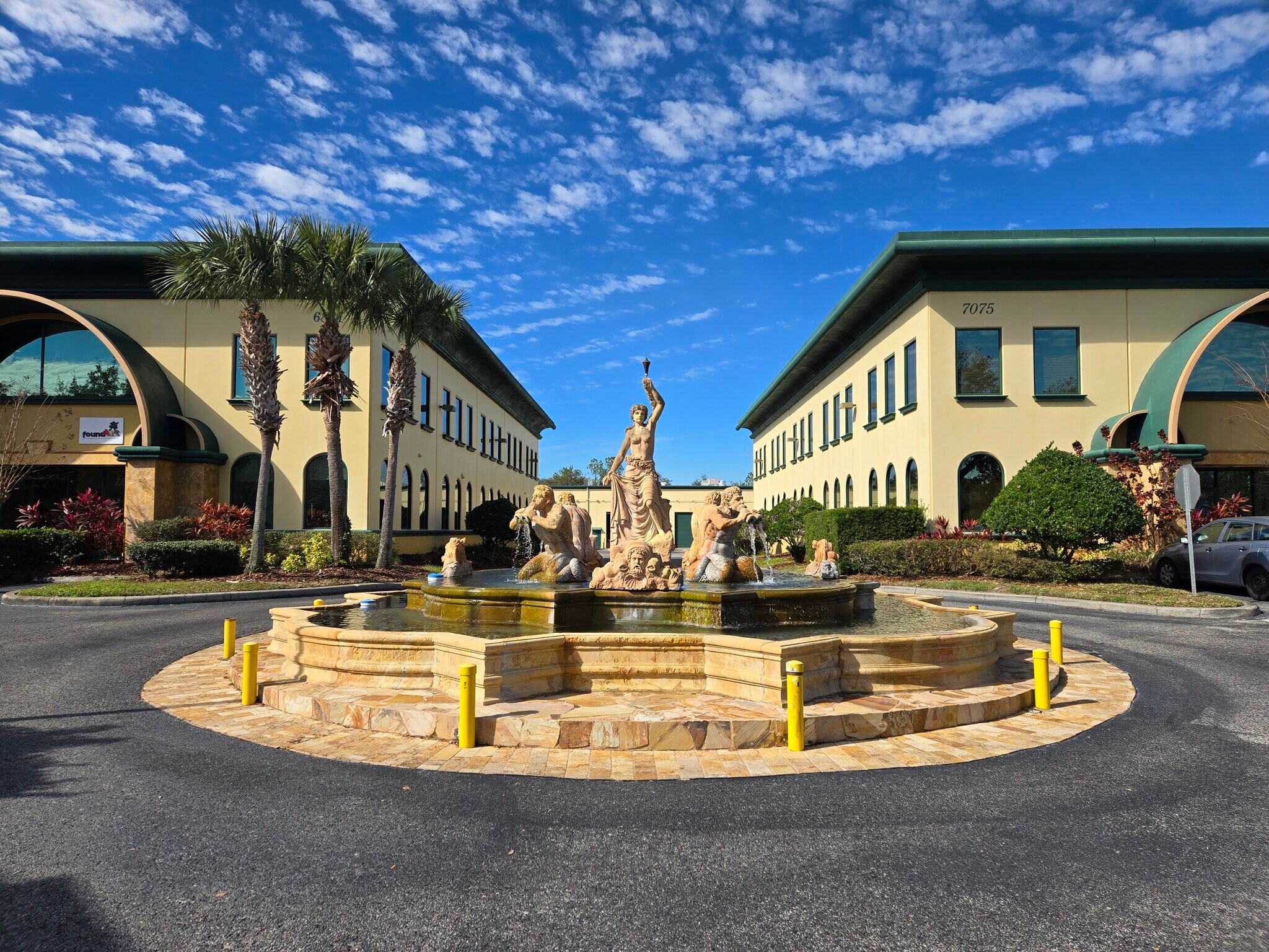 6881 Kingspointe Pky, Orlando, FL for Rent