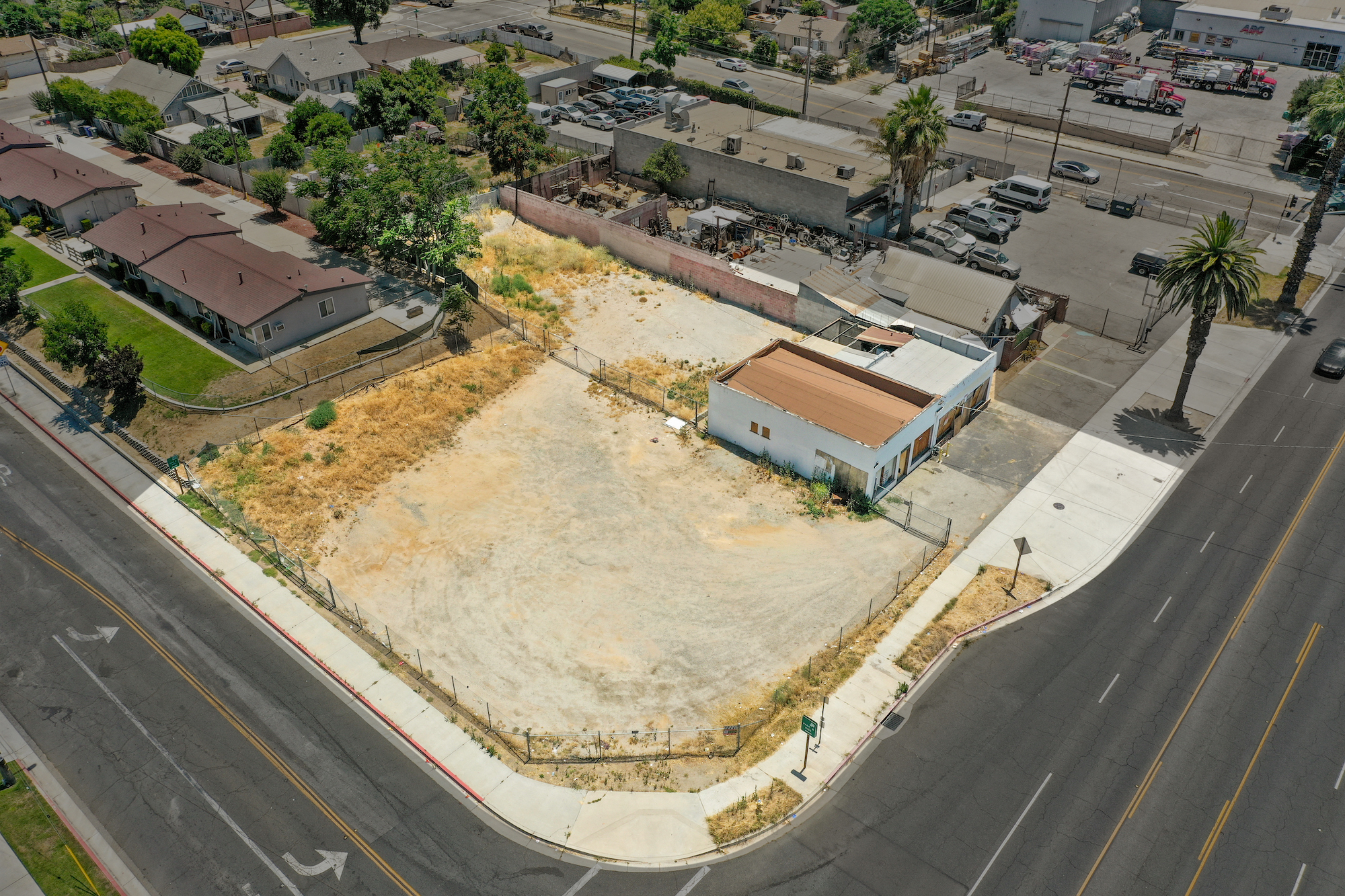 2350 N Main St, Riverside, CA for Sale