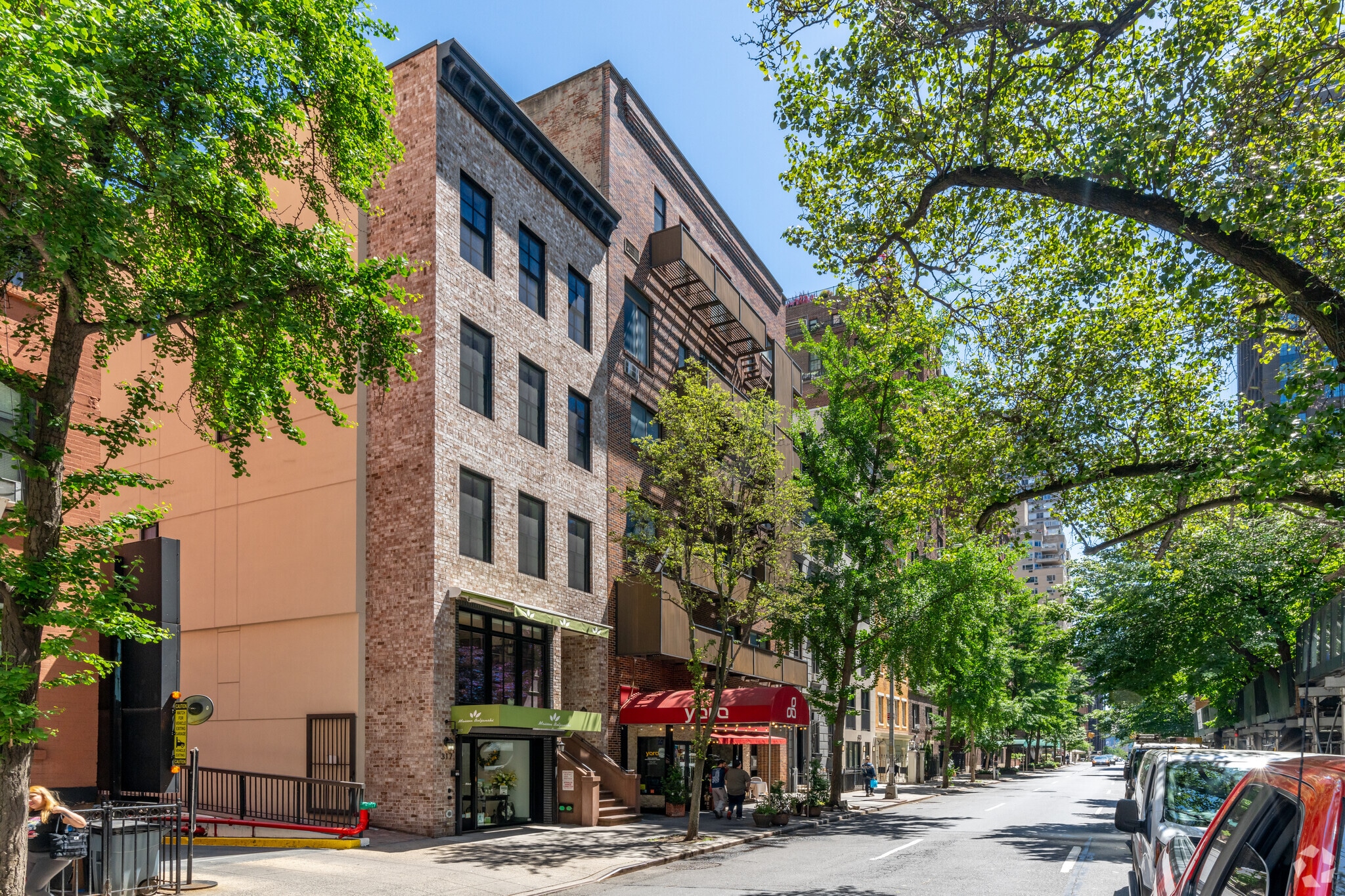 319 E 53rd St, New York, NY for Rent