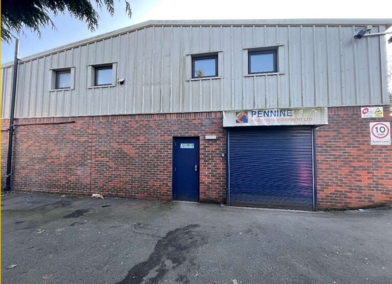 Commercial Rd, Skelmanthorpe, WYK for Rent