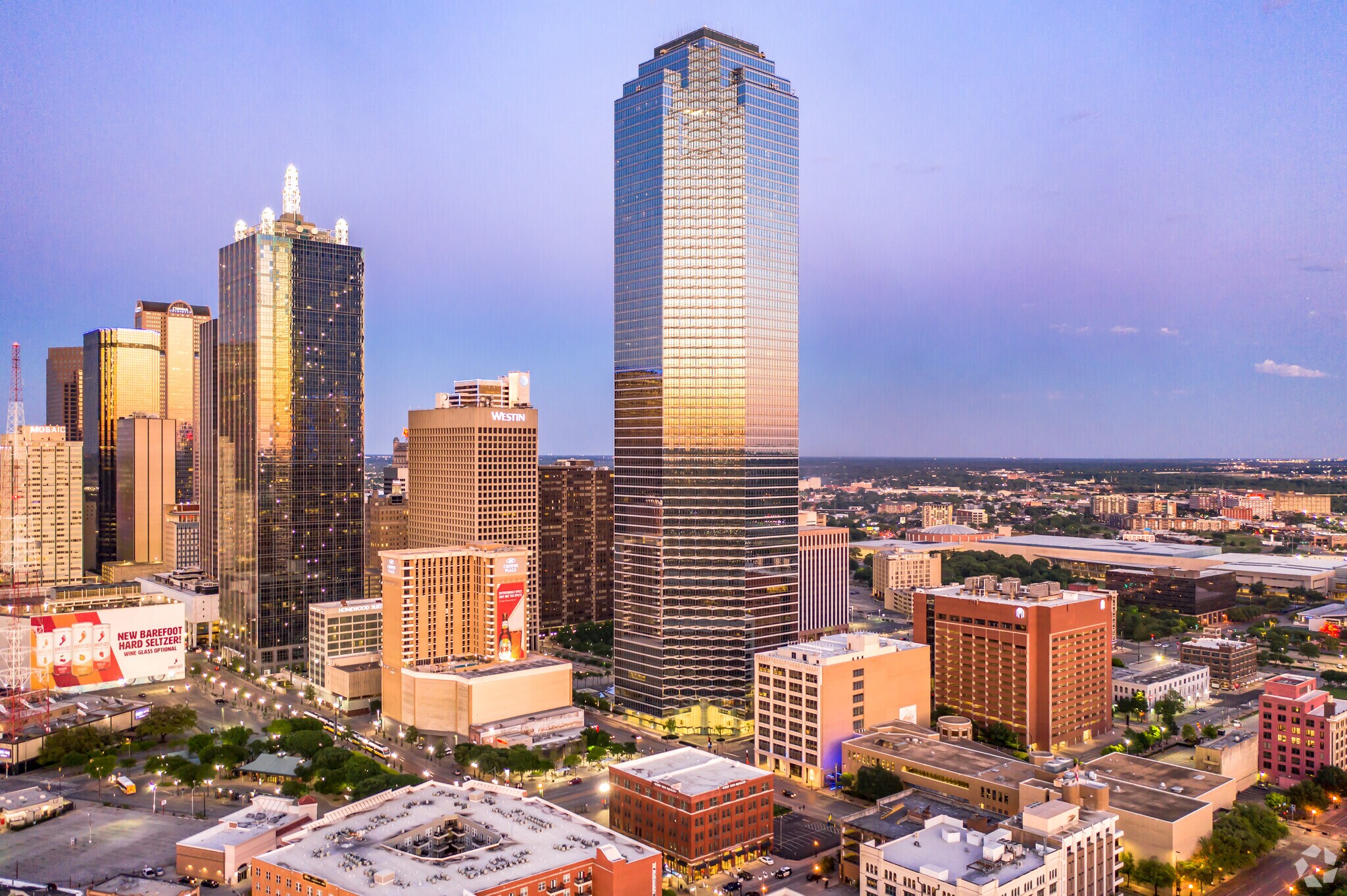 901 Main St, Dallas, TX for Rent