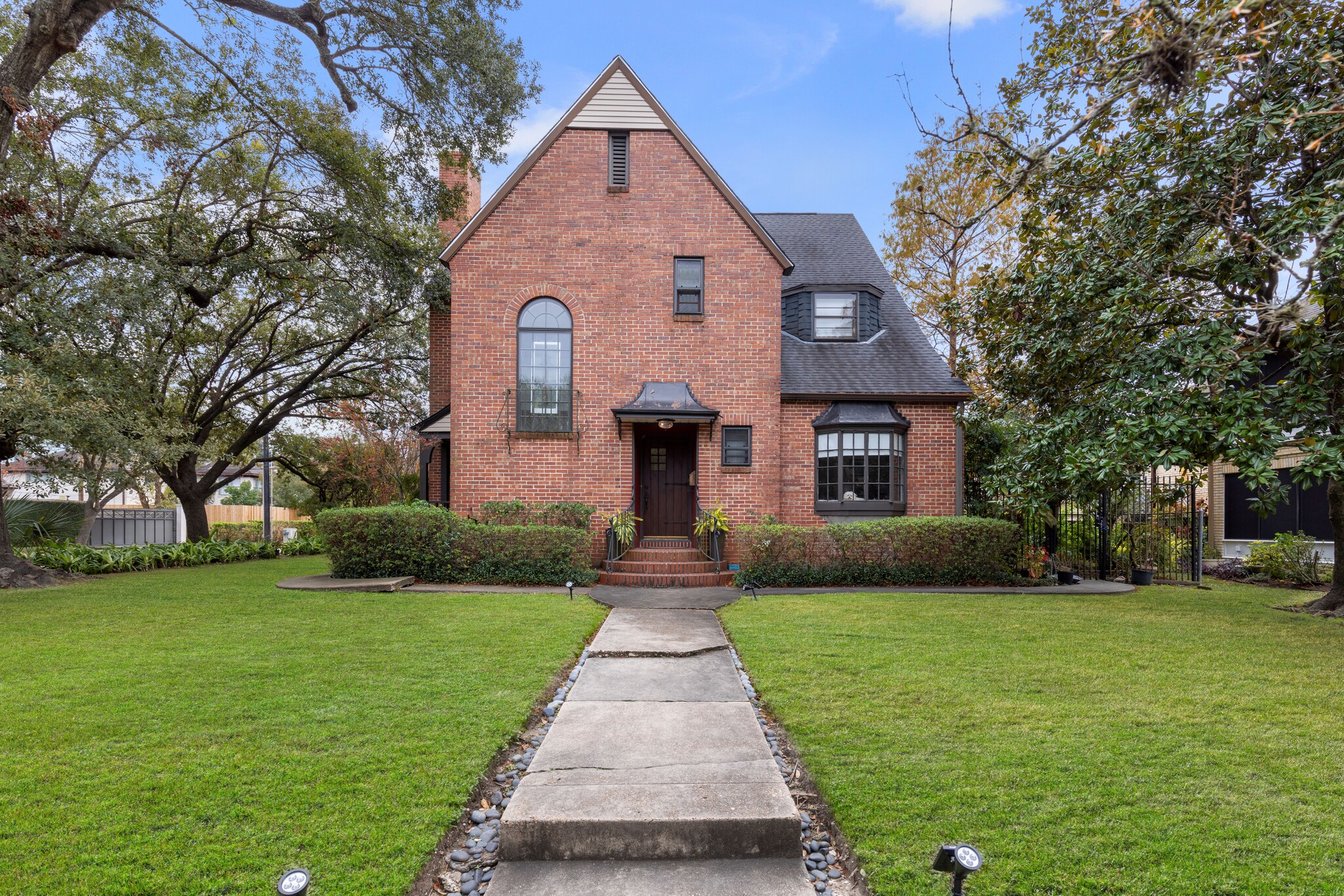 2301 Sunset Blvd, Houston, TX for Sale