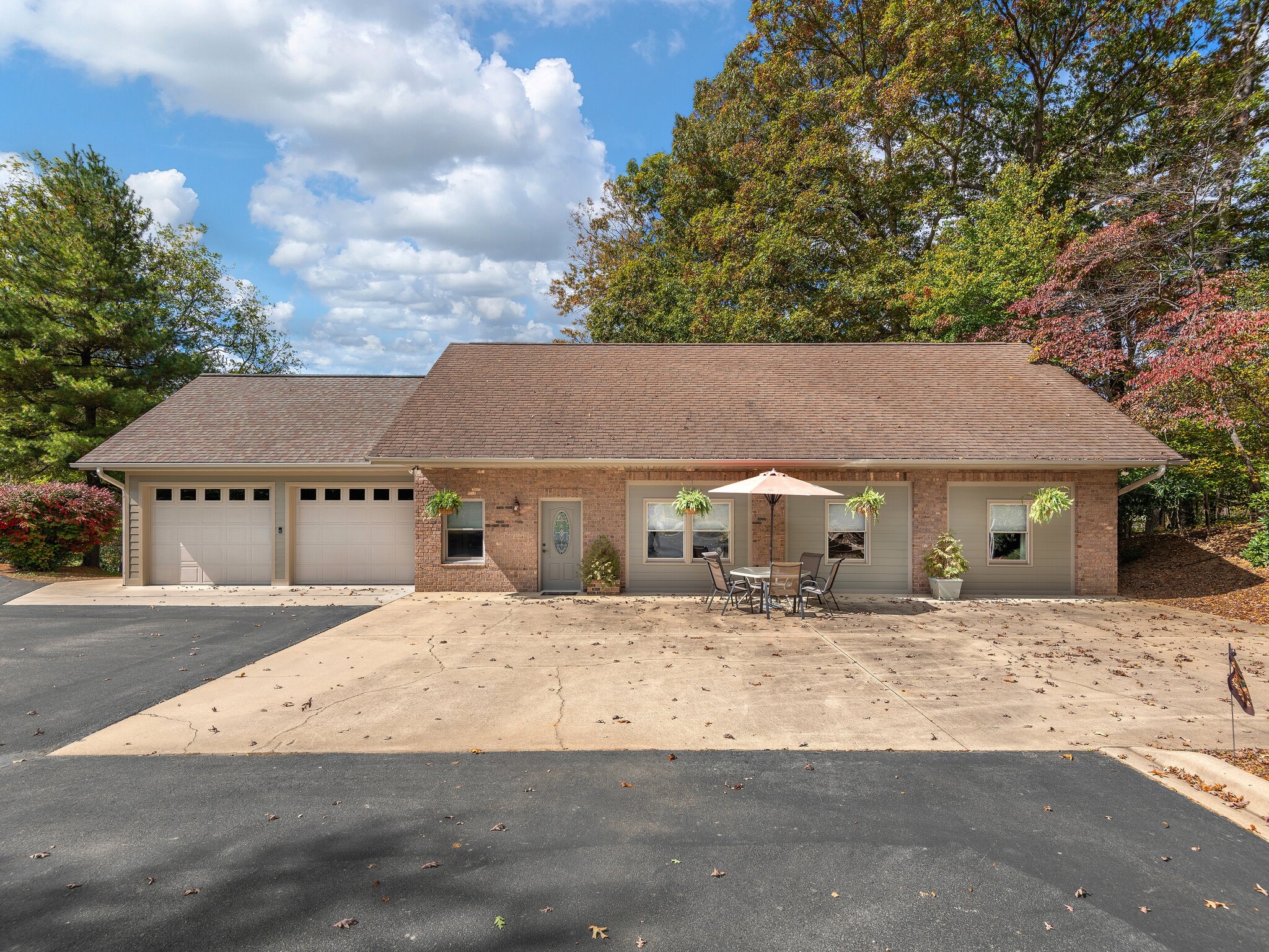 355 Johnson Dr, Canton, NC for Sale