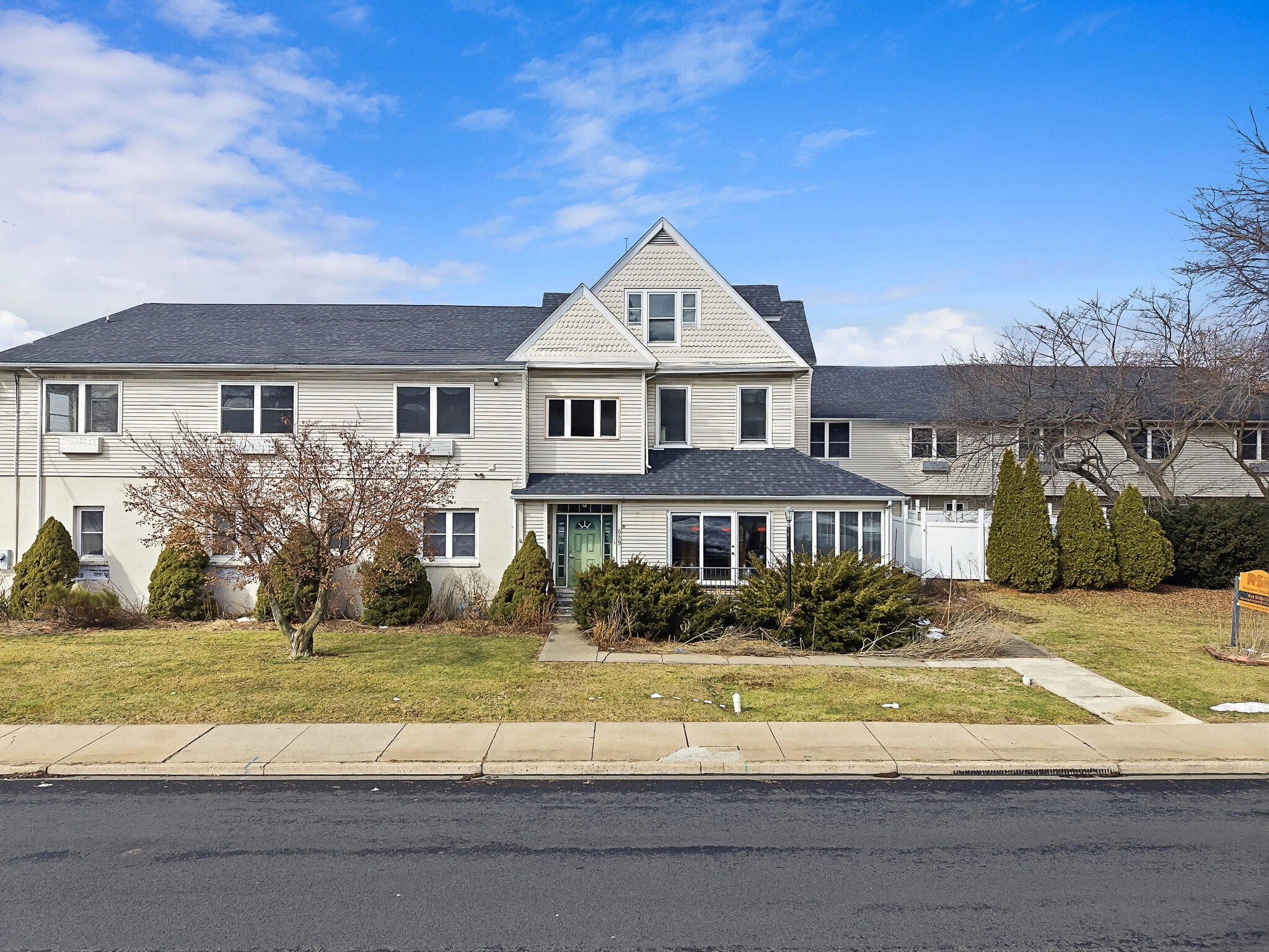 659 Broad St, Emmaus, PA for Sale