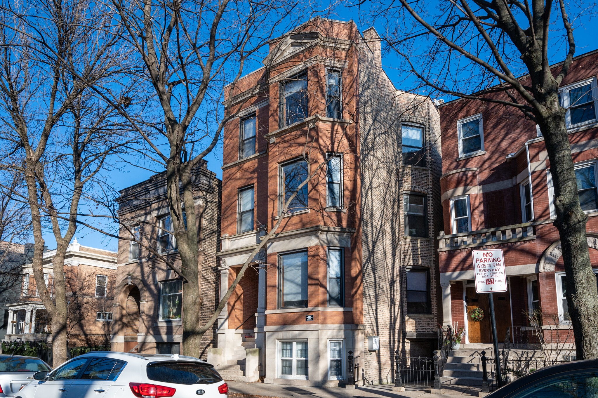 2735 N Magnolia Ave, Chicago, IL for Sale