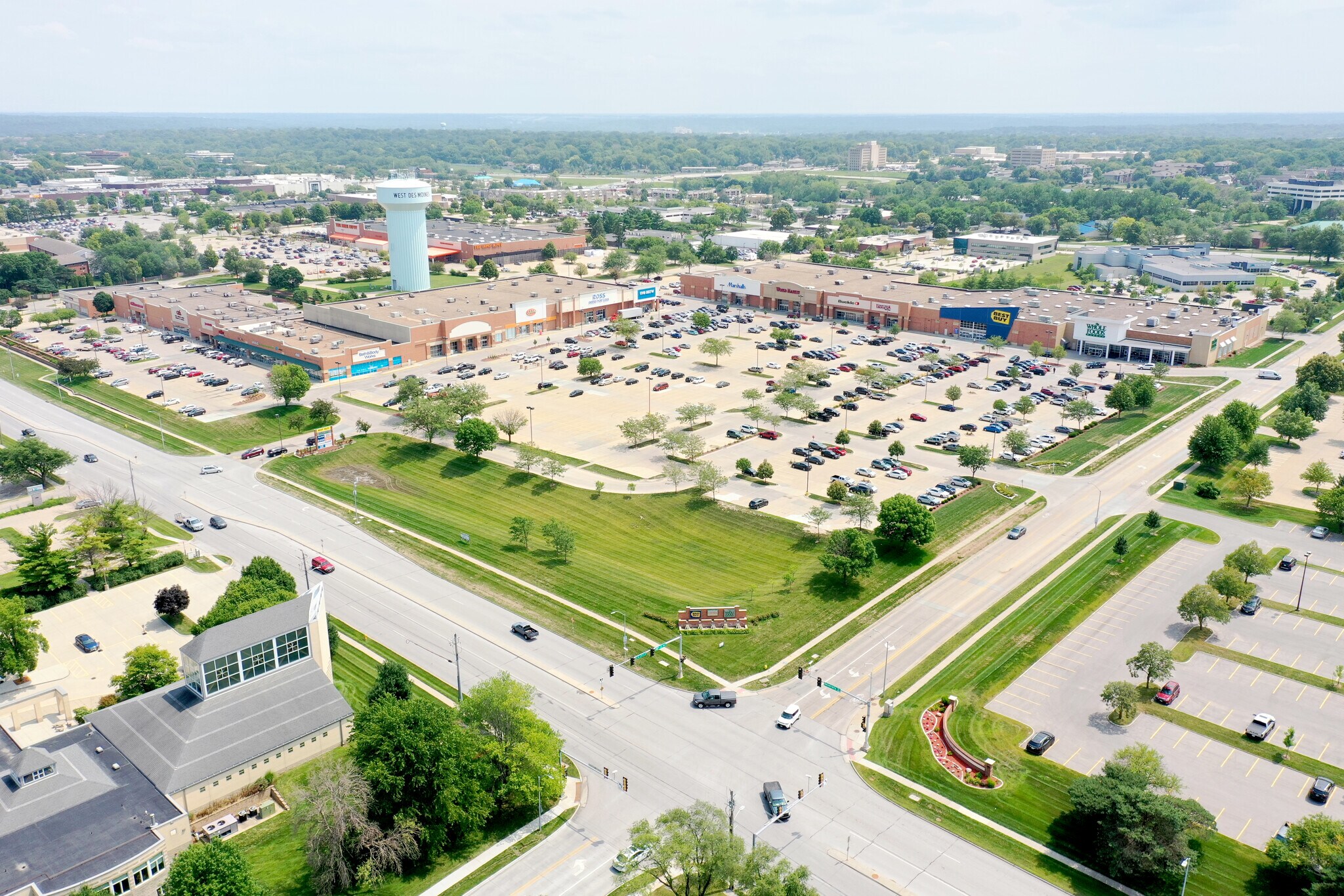 3700-4120 University Ave, West Des Moines, IA for Rent