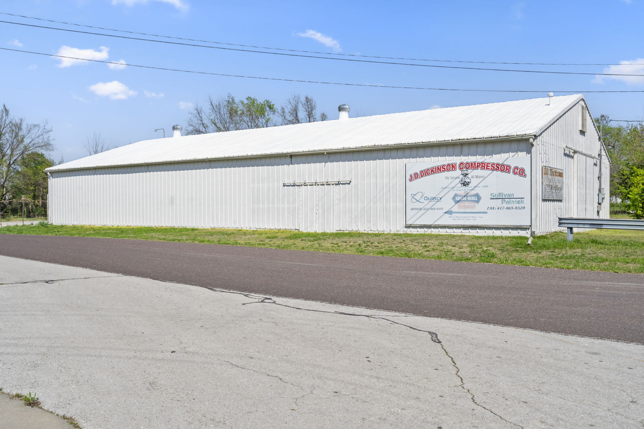 2557 W Olive St, Springfield, MO for Rent