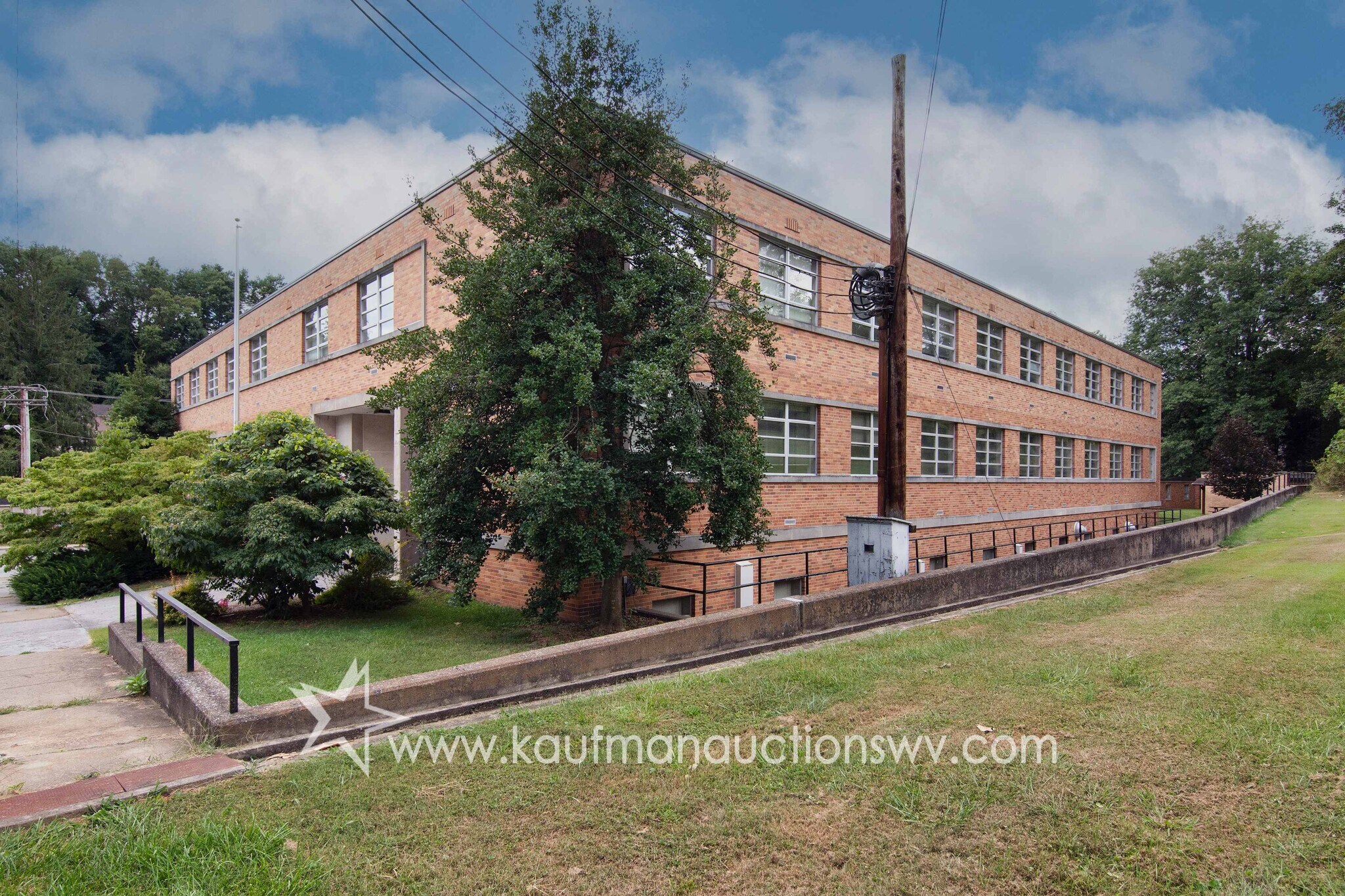 100 Bluestone Rd, Mount Hope, WV for Sale