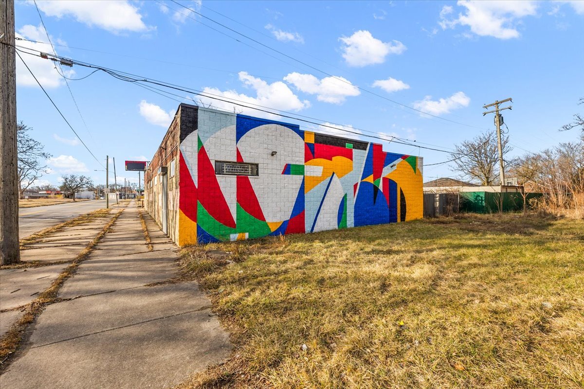 12501 Chalmers St, Detroit, MI for Sale