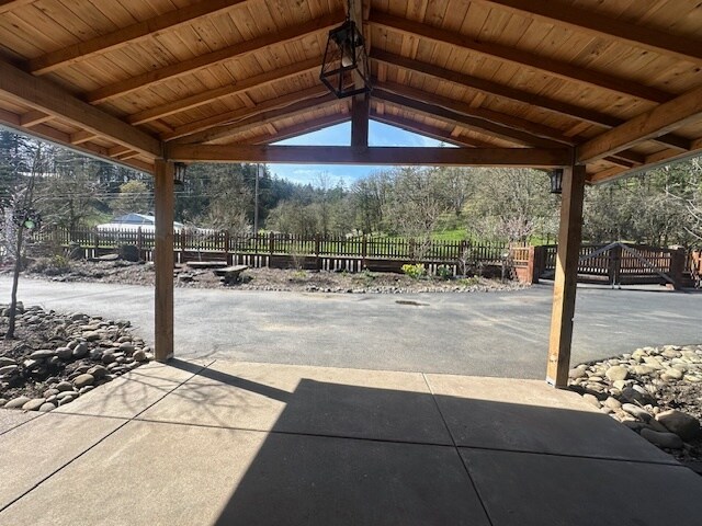 10646 Sunnyside Rd SE, Jefferson, OR for Sale