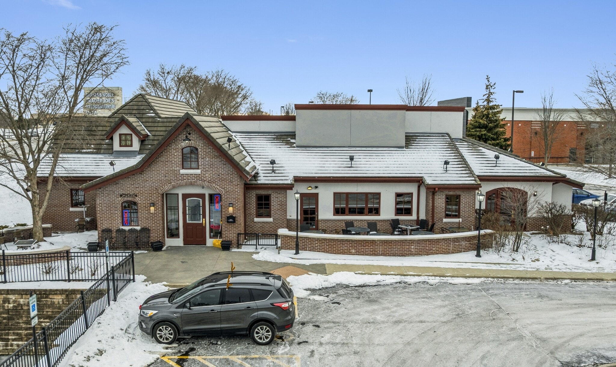 2561 N County Line Rd, Algonquin, IL for Sale