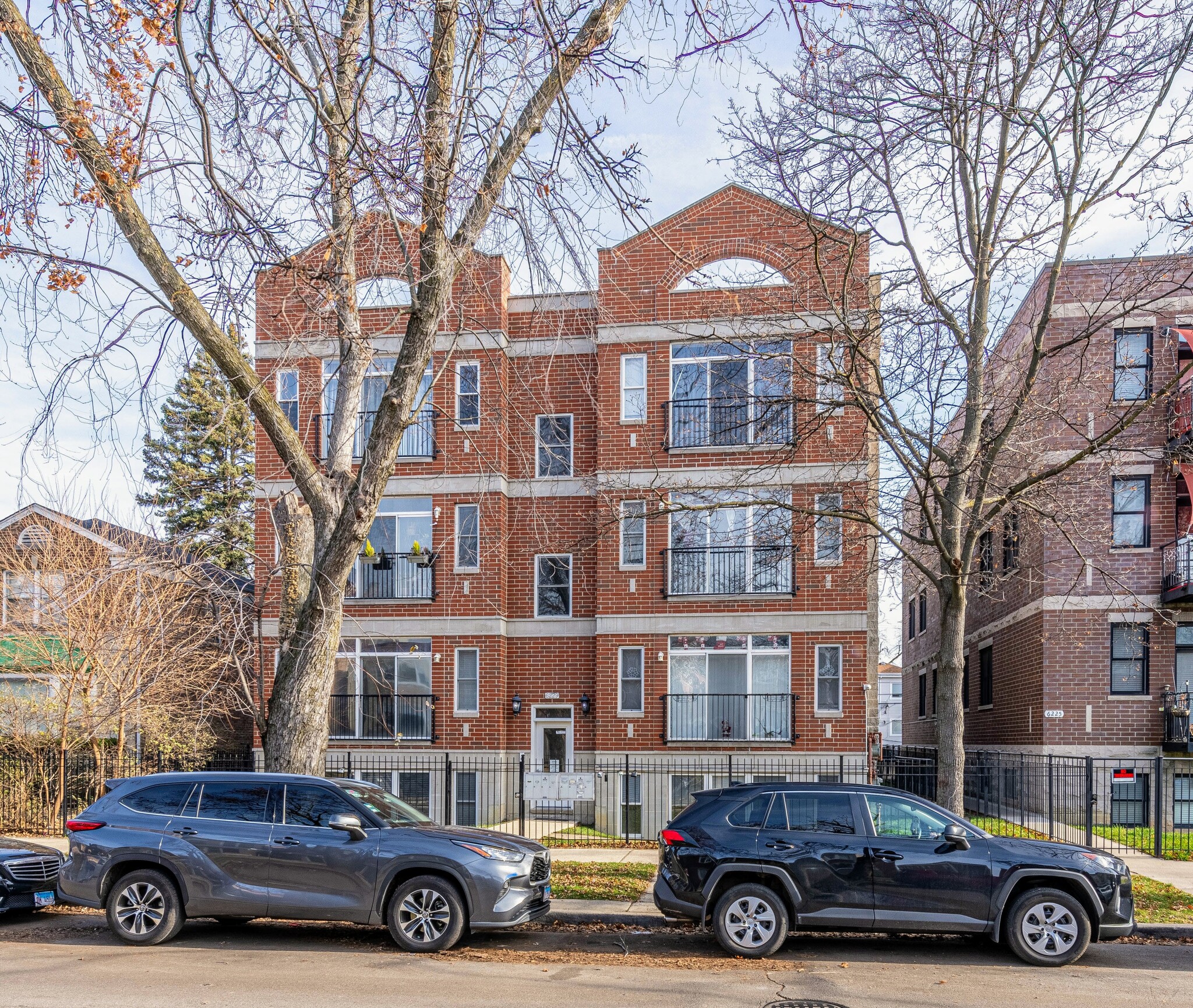 6229 N Richmond St, Chicago, IL for Sale