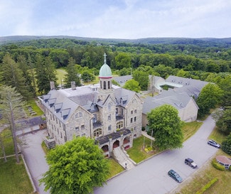 Deep River, CT Schools - 135 Kirtland St