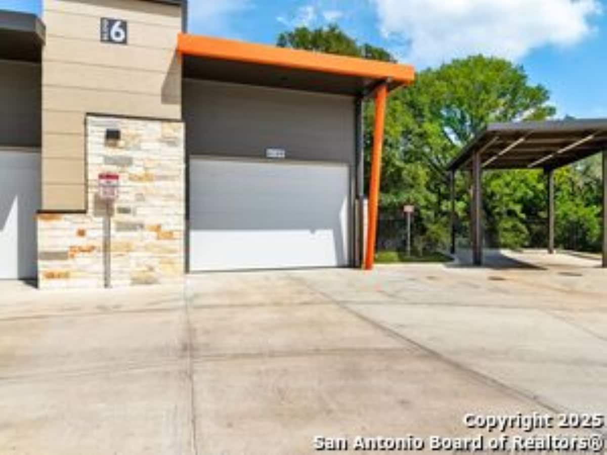 7231 Stonewall Bnd, San Antonio, TX for Sale