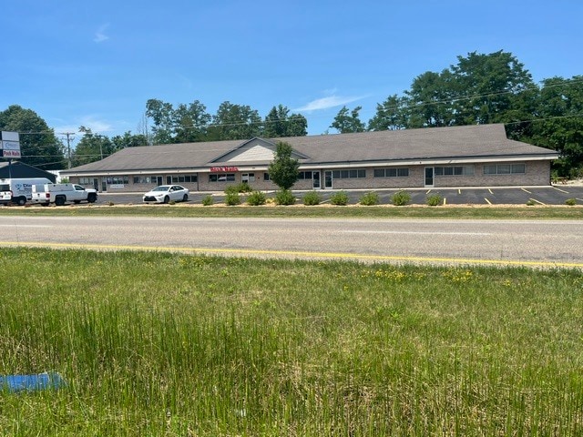 1699 Lansing Rd, Charlotte, MI for Rent