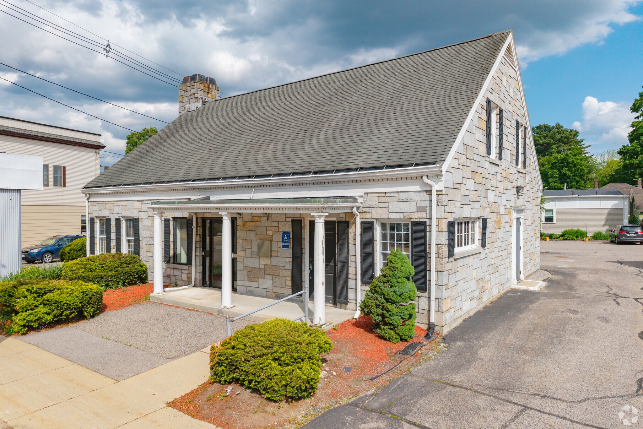 818 Washington St, Holliston, MA for Sale
