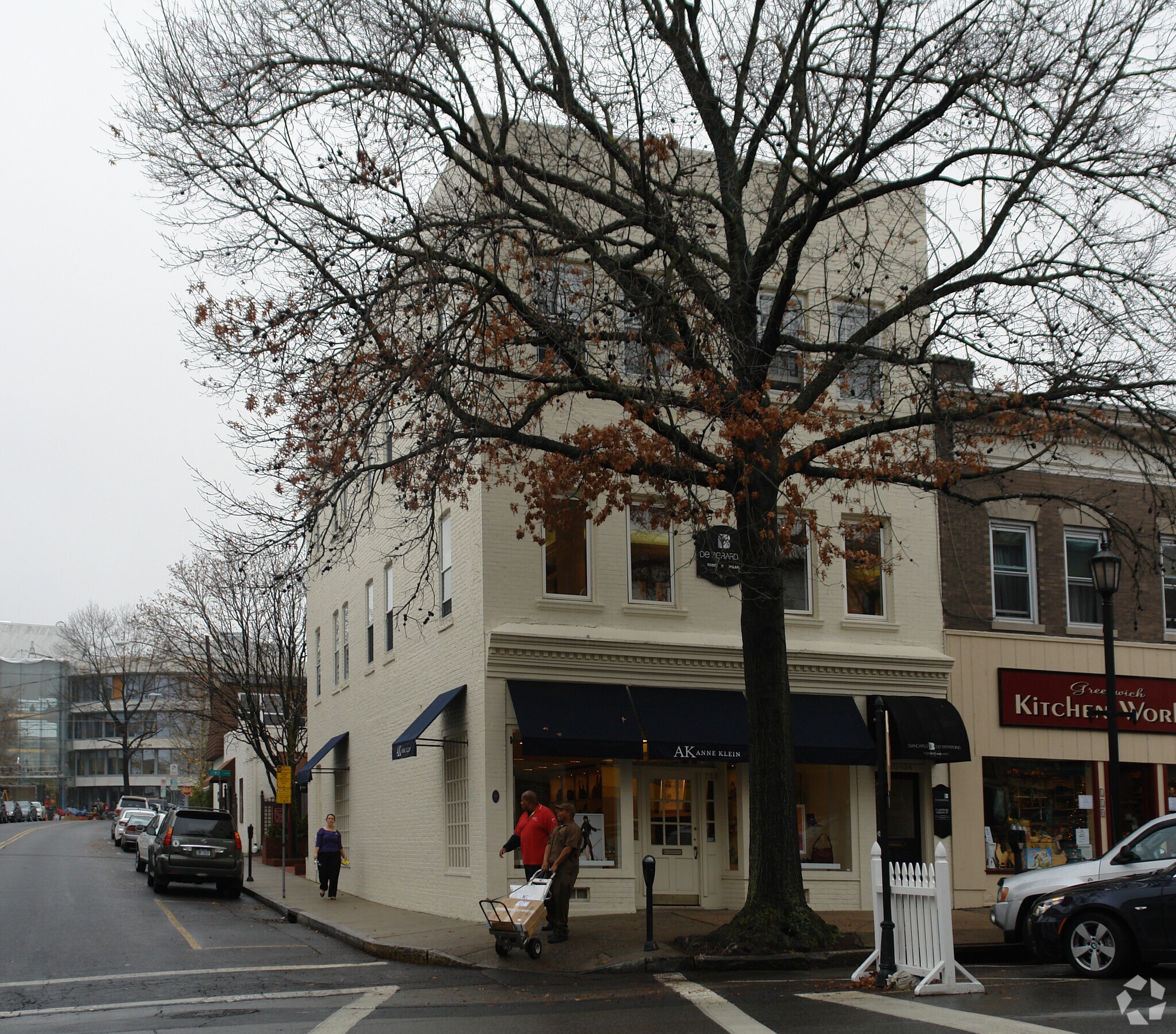 120 Greenwich Ave Greenwich, CT 06830 Retail Property for Lease on