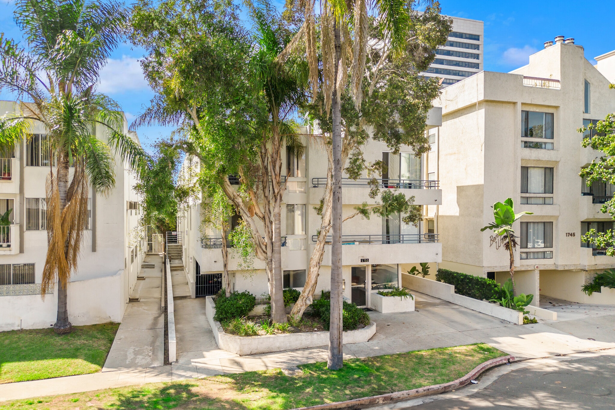 1749 Bentley Ave, Los Angeles, CA for Sale