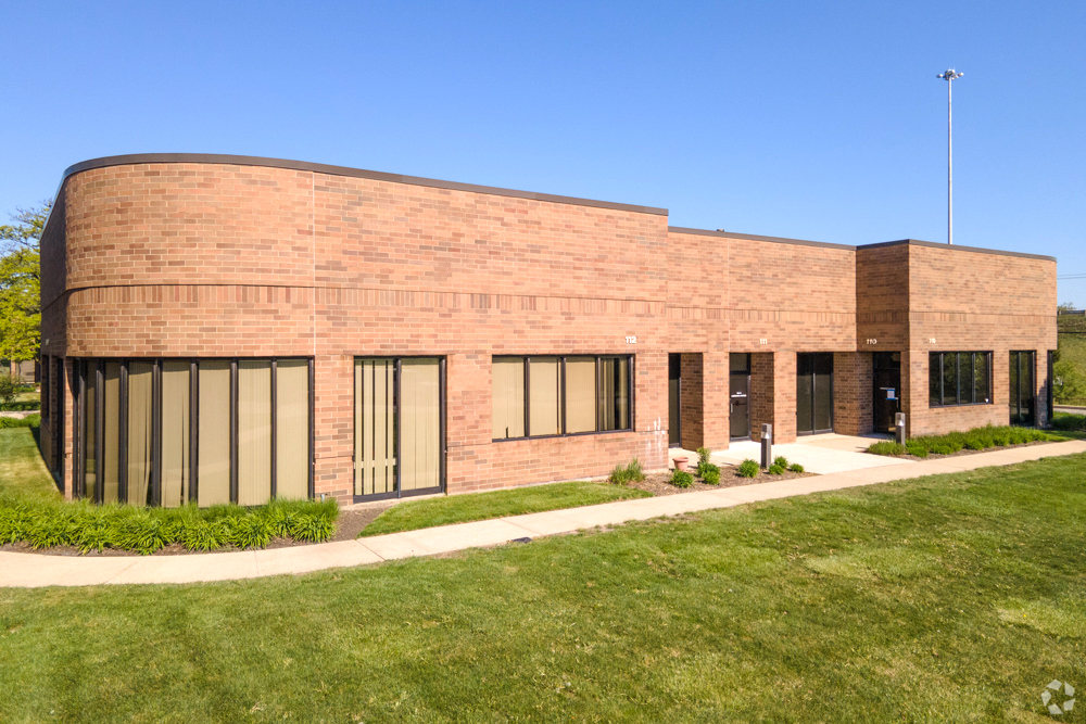 650 W Grand Ave, Elmhurst, IL for Rent