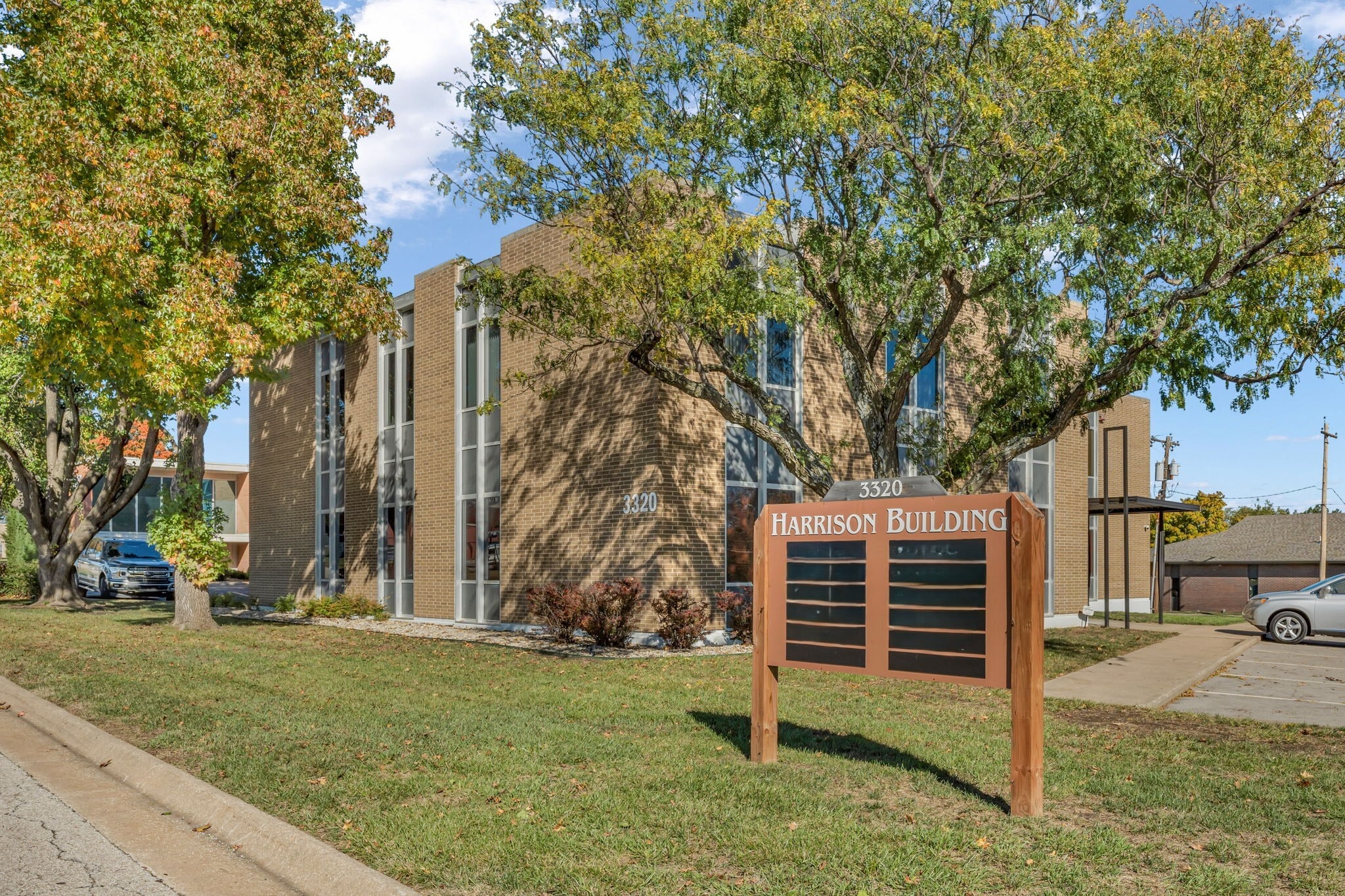 3320 Sw Harrison St, Topeka, KS for Sale