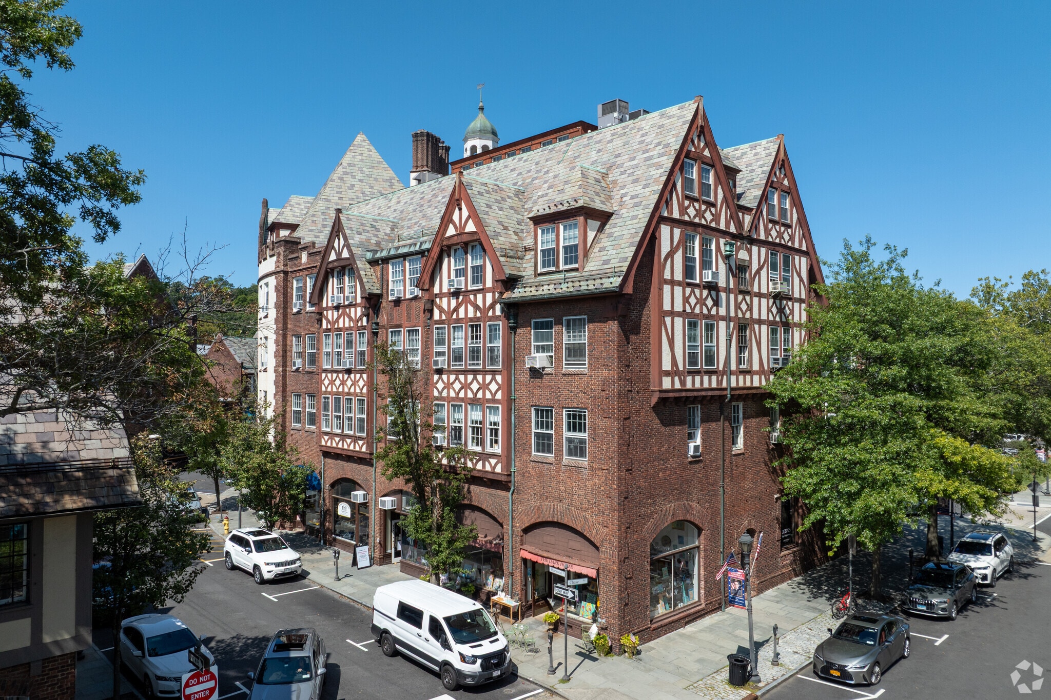 14 Harwood Ct, Scarsdale, NY for Rent