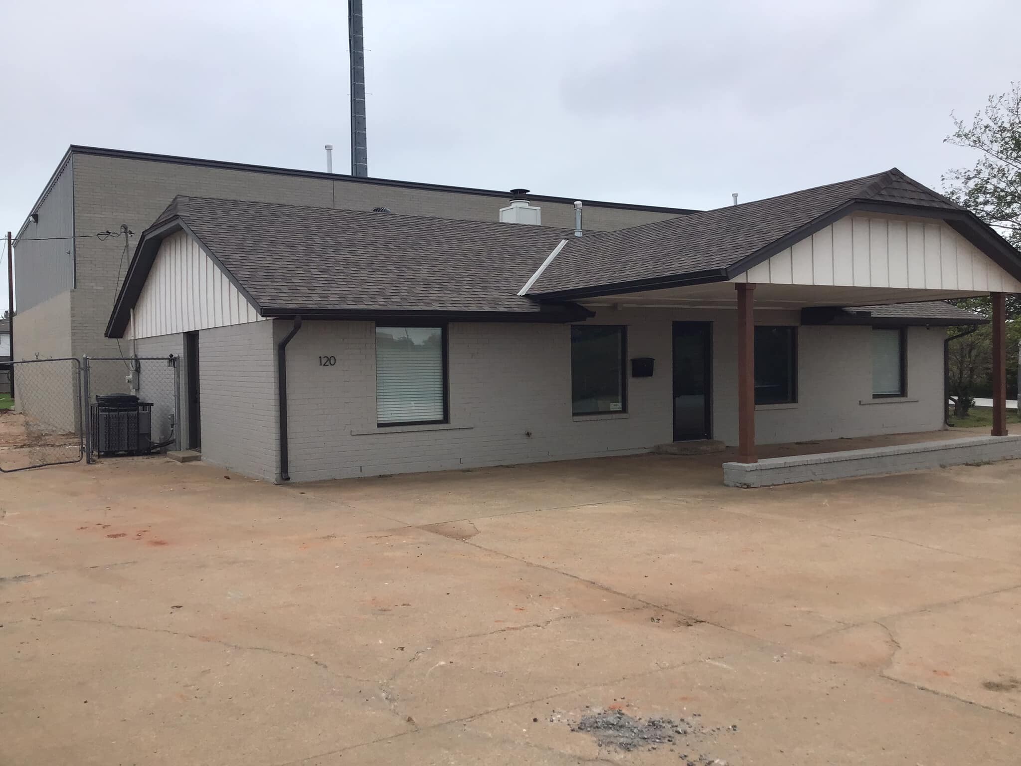 120 SW 4th St, Moore, OK for Rent