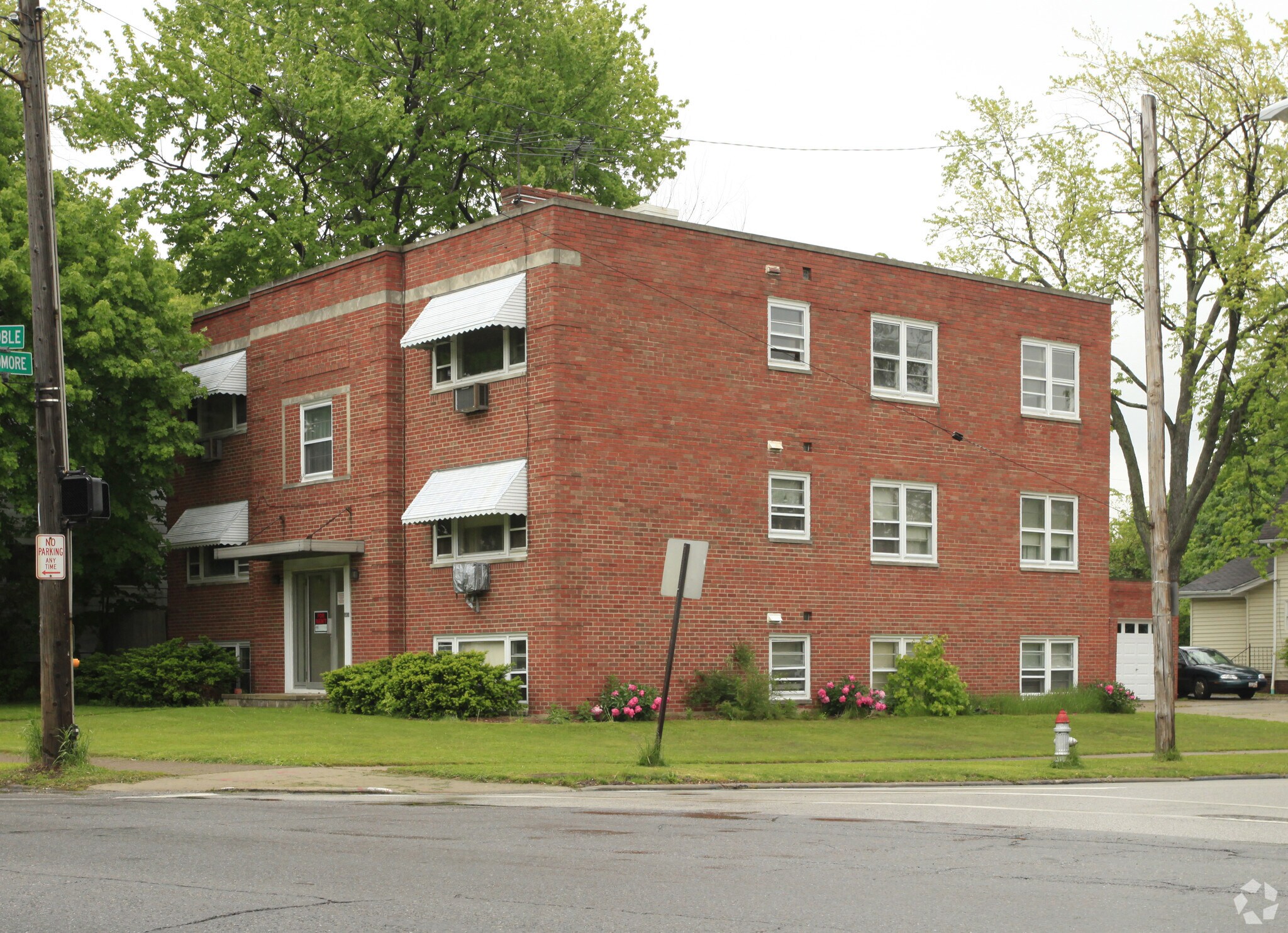 2833 Noble Rd Cleveland, OH 44121 MultiFamily Property for Sale on