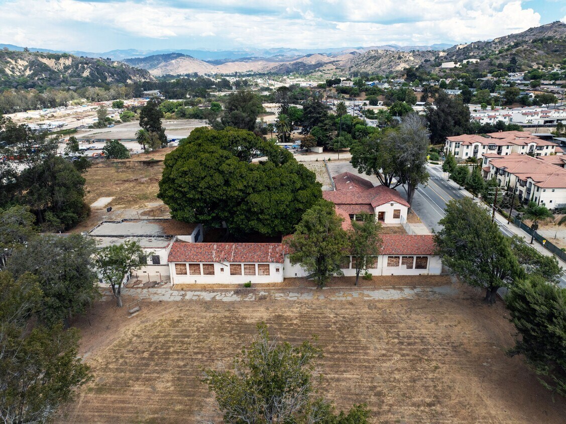 2647 N Ventura Ave, Ventura, CA for Sale