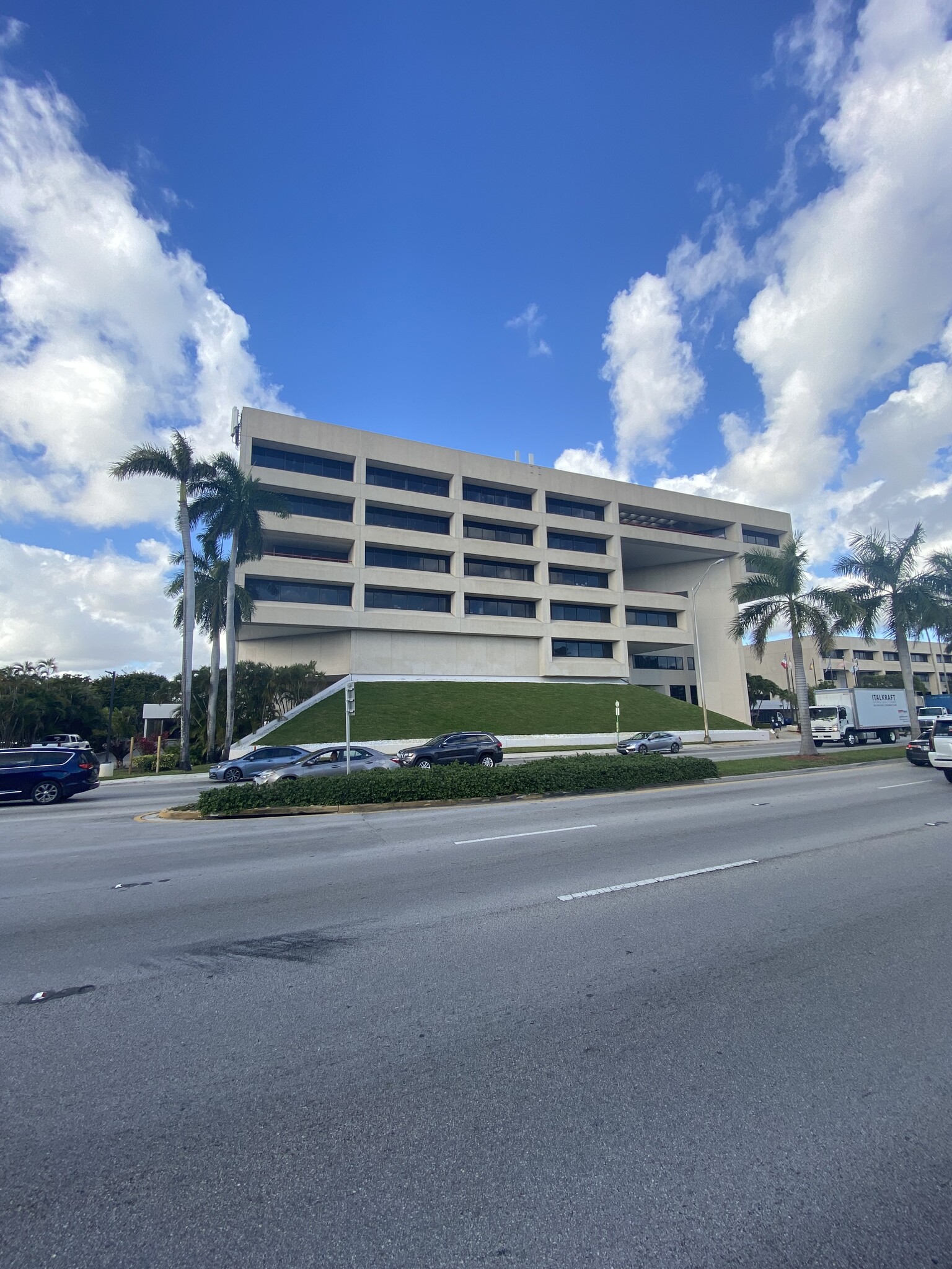 6355 NW 36th St, Miami, FL for Rent