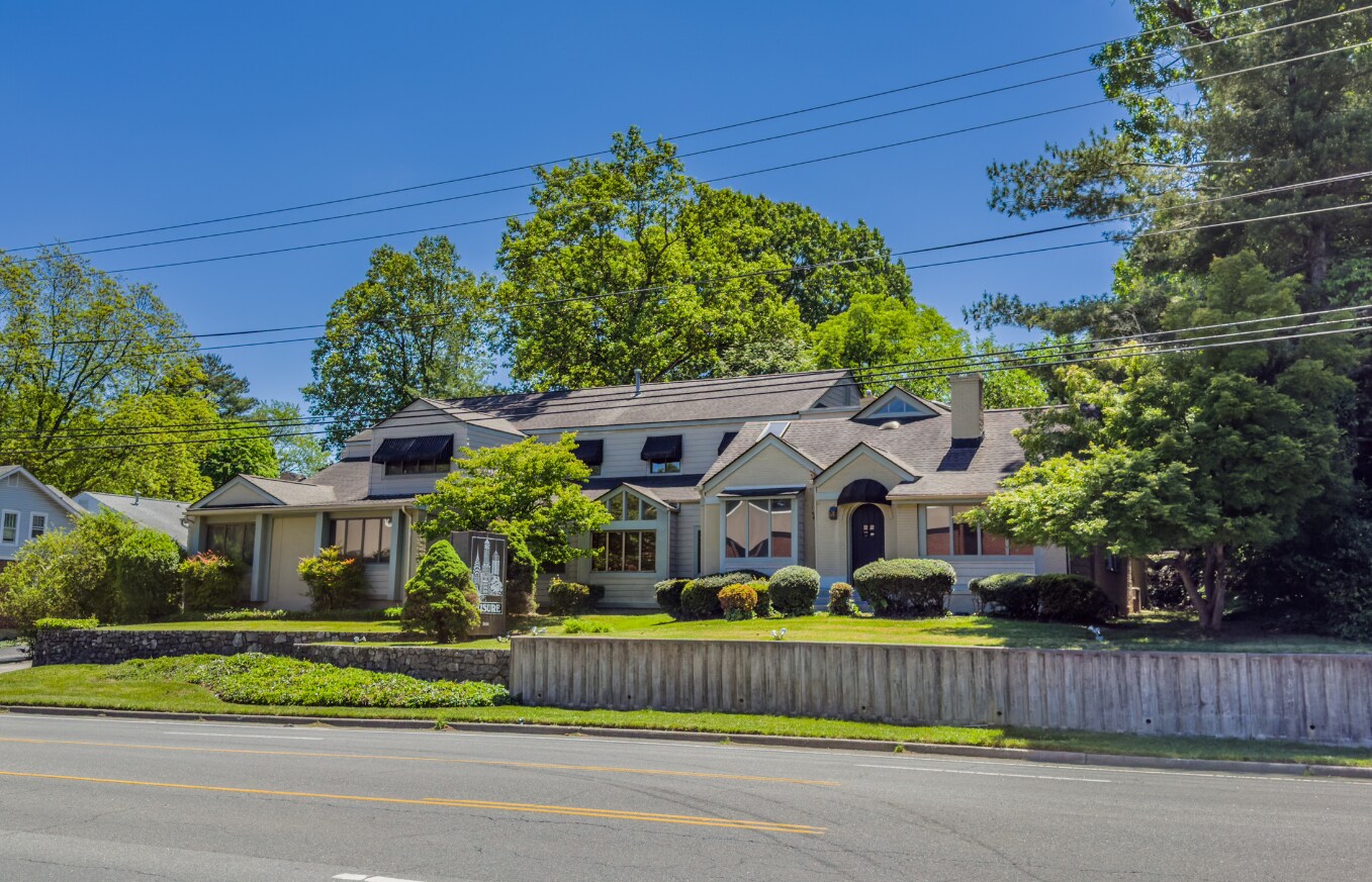 3424 Brambleton Ave, Cave Spring, VA for Sale