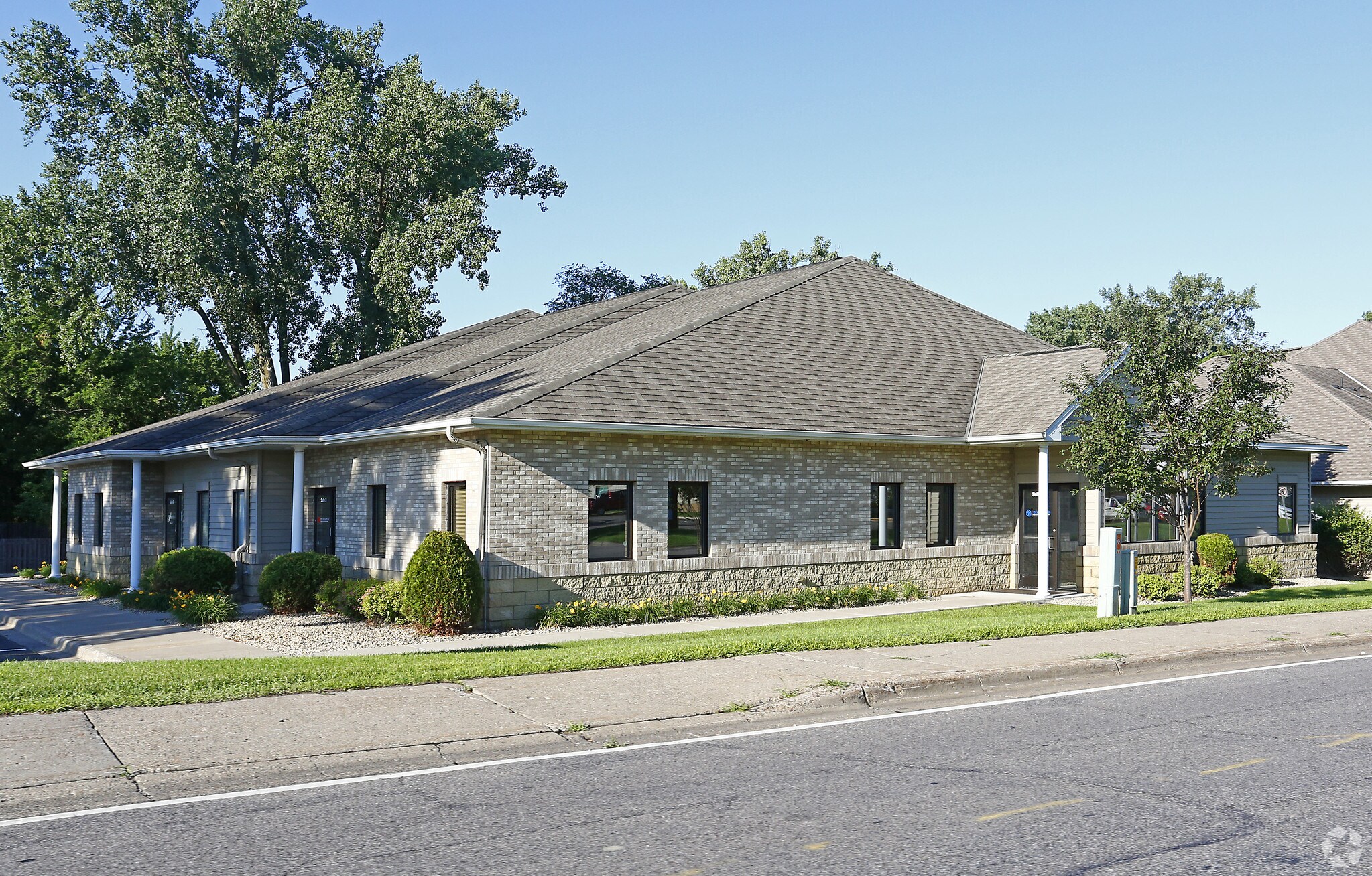 221 Main St, Elk River, MN for Rent