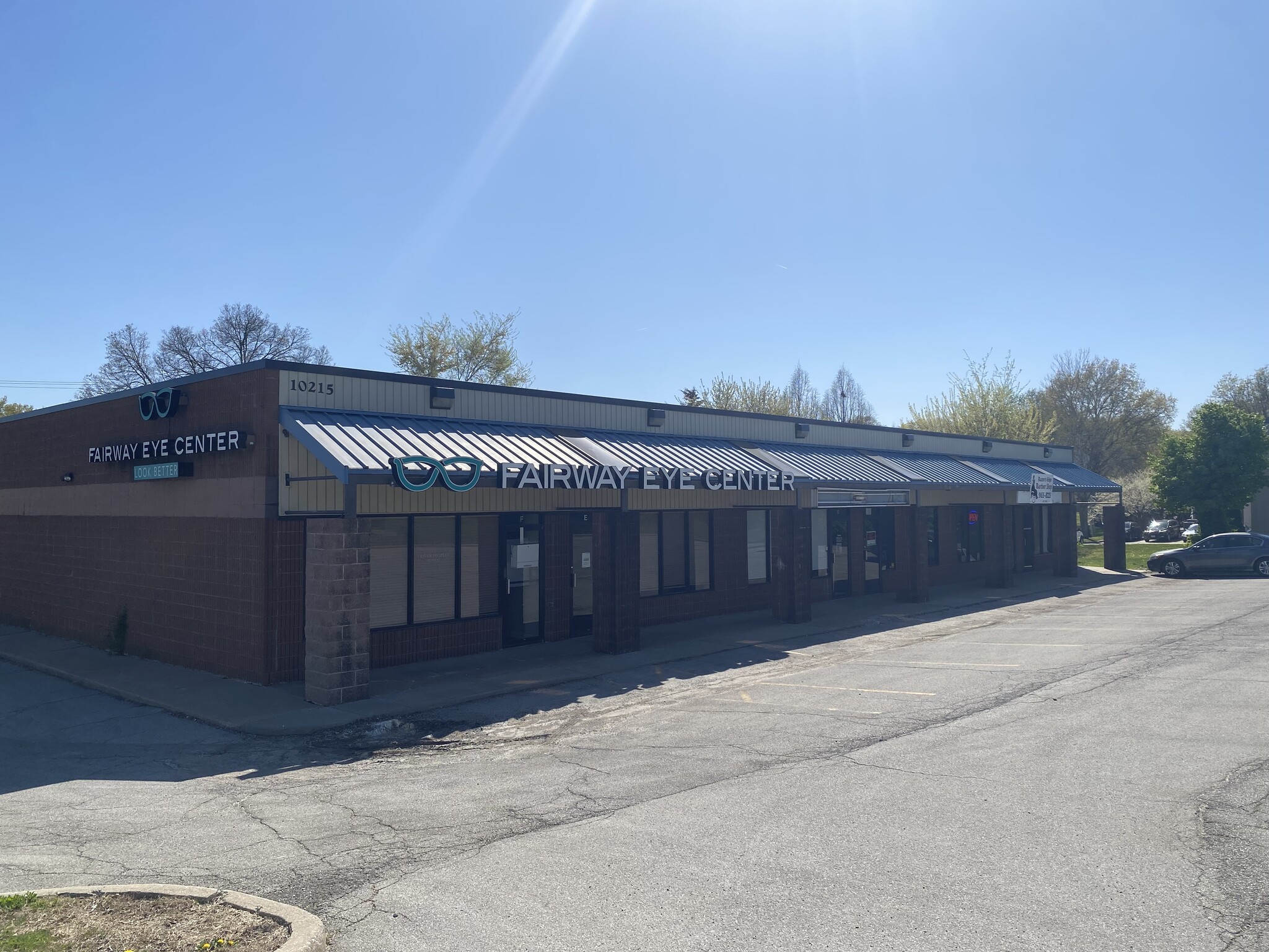 10215 E 350 Hwy, Raytown, MO for Rent