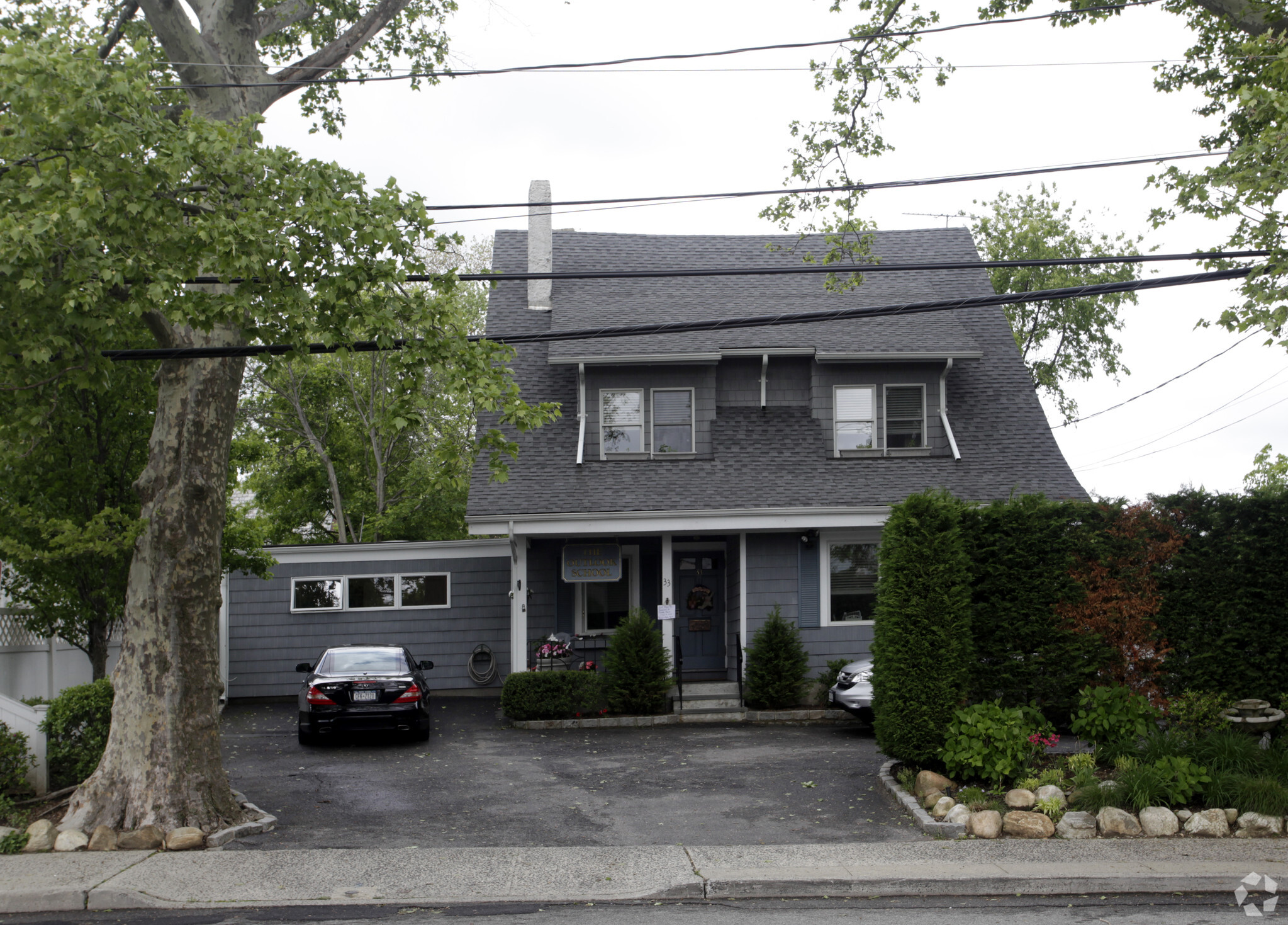 33 Orchard St, Manhasset, NY for Rent