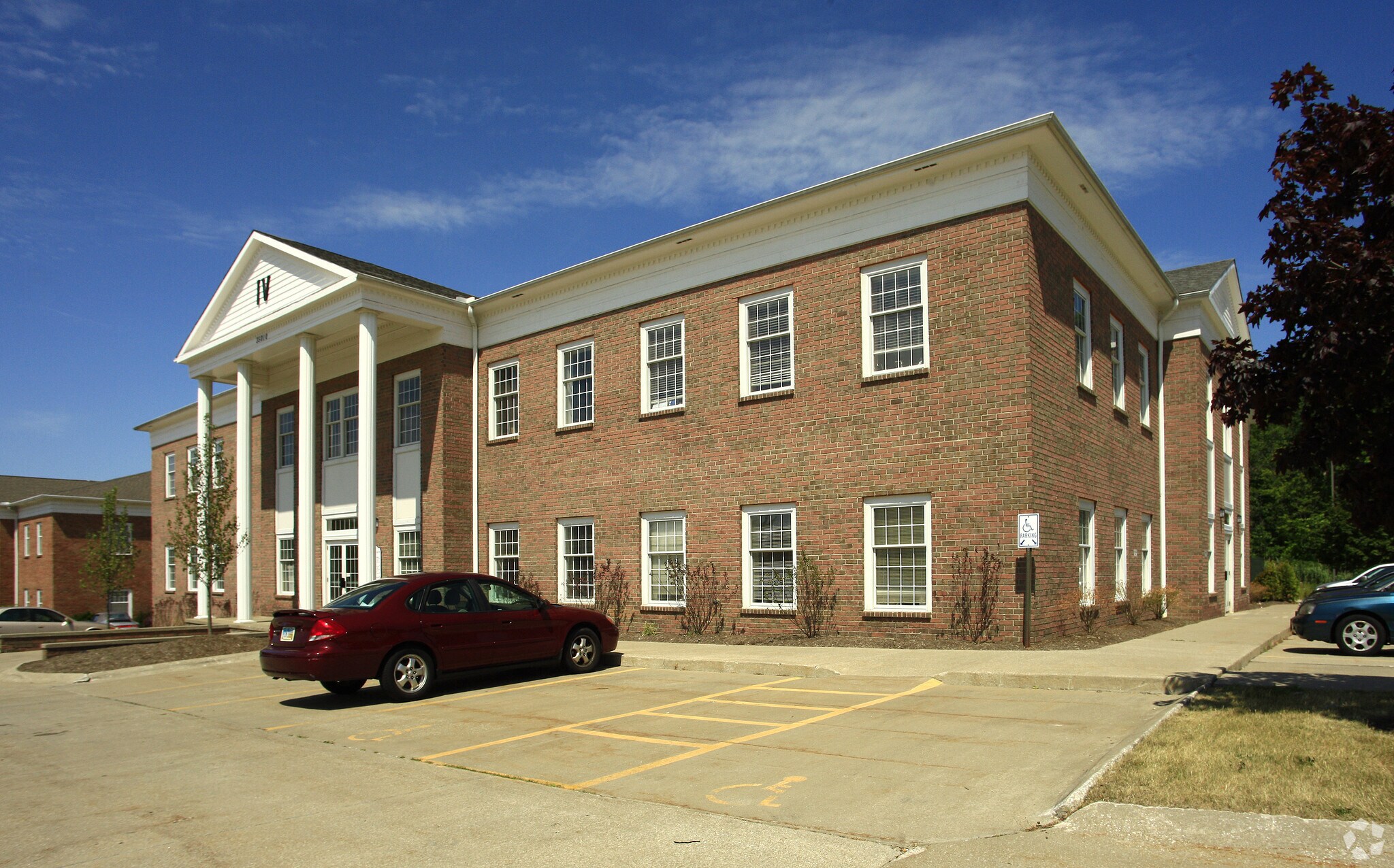 35010 Chardon Rd, Willoughby, OH for Rent