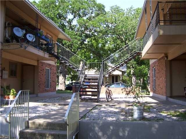 208-210 N Vanderveer St, Burnet, TX for Sale