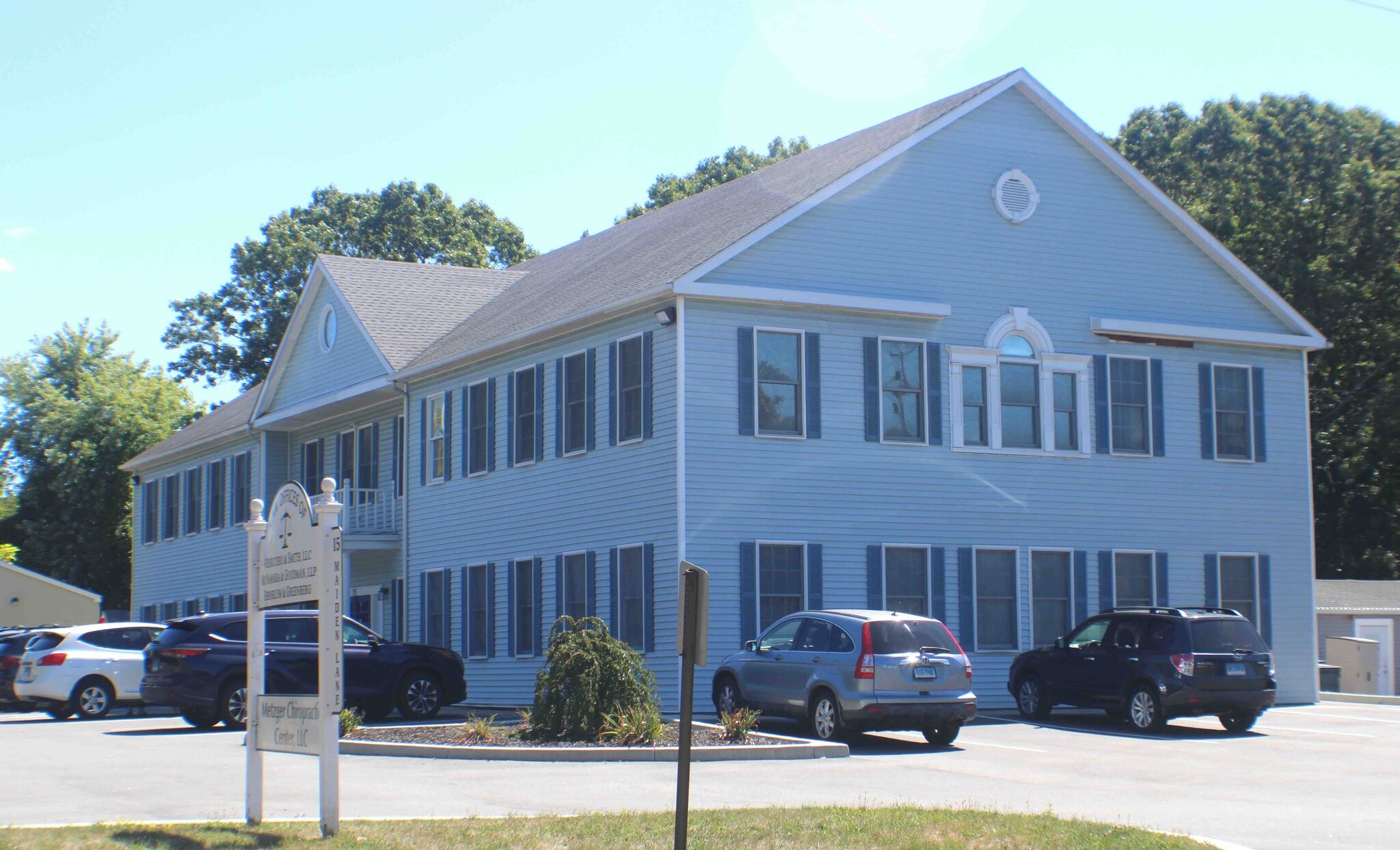 15 Maiden Ln, North Haven, CT for Rent