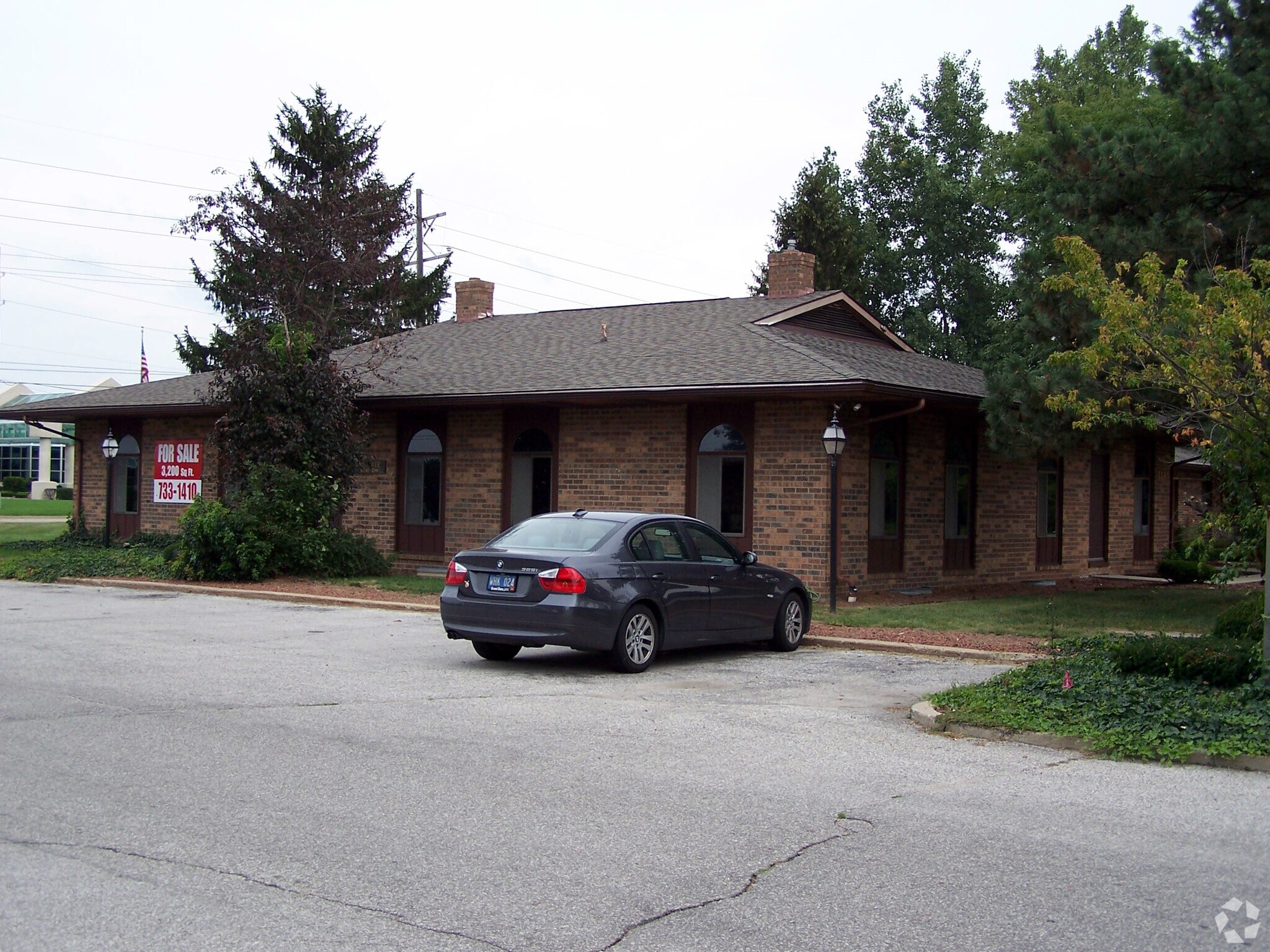 1146 S Linden Rd, Flint, MI for Sale