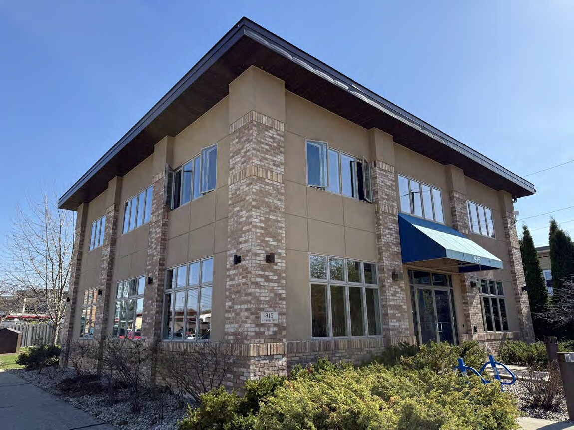 915 Haywood Dr, Madison, WI for Sale