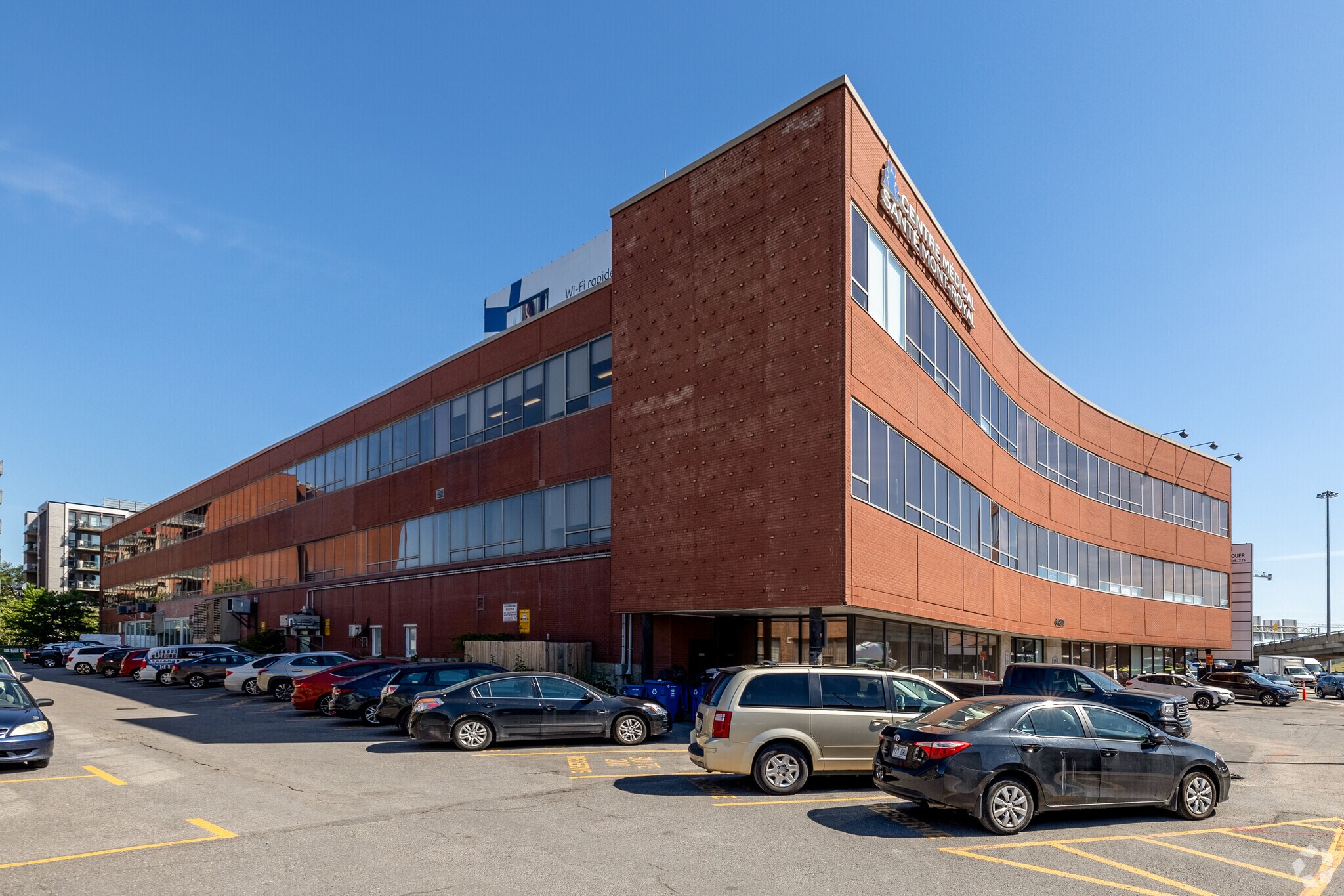 4480 Ch de la Côte-de-Liesse, Mt Royal, QC for Rent