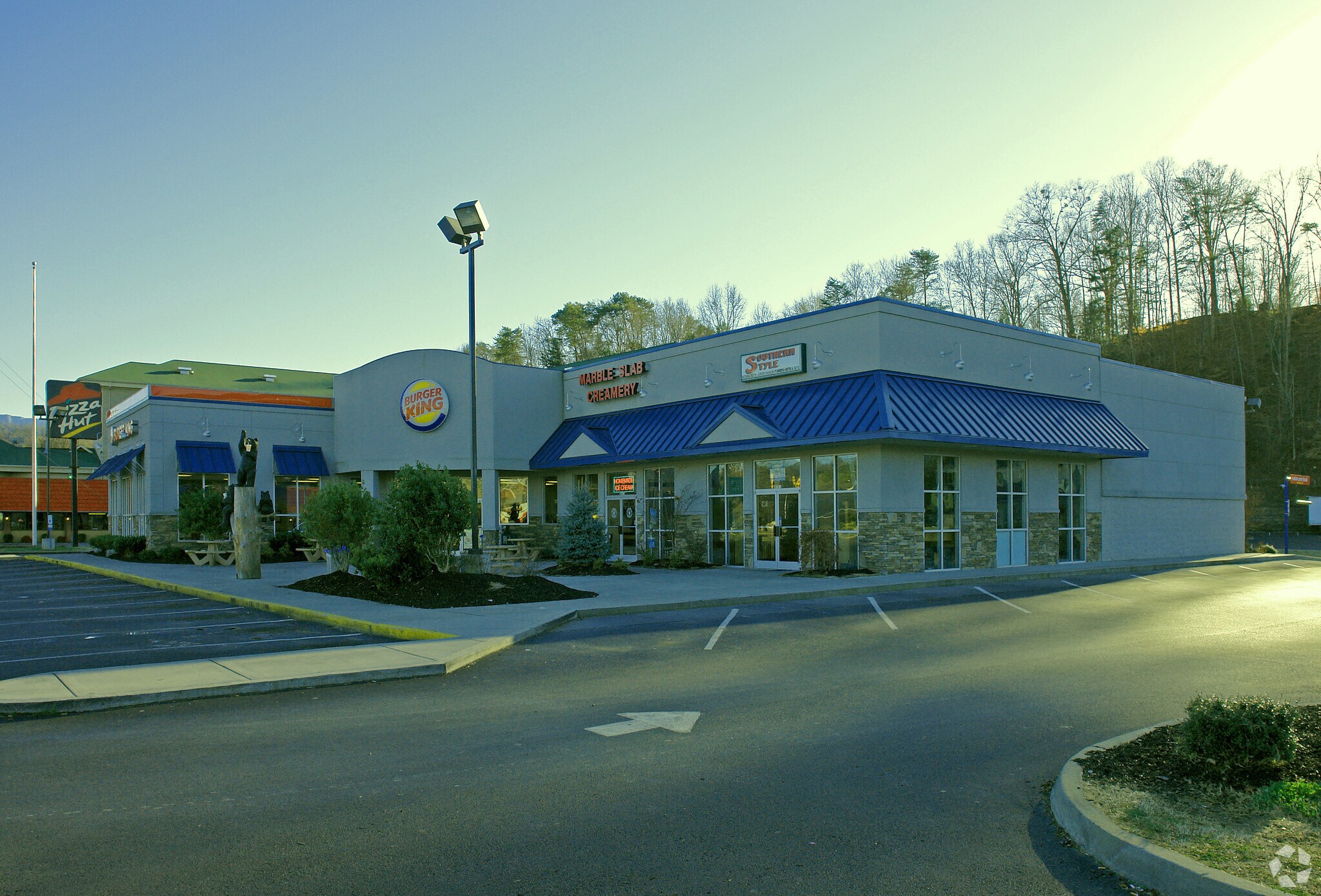 3676 N Parkway, Pigeon Forge, TN for Rent