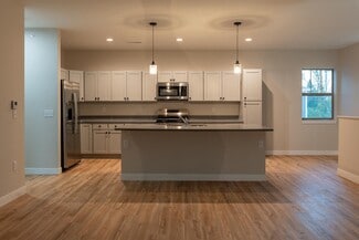 West Allis, WI Apartments - 108 th St & Oklahoma Ave ,