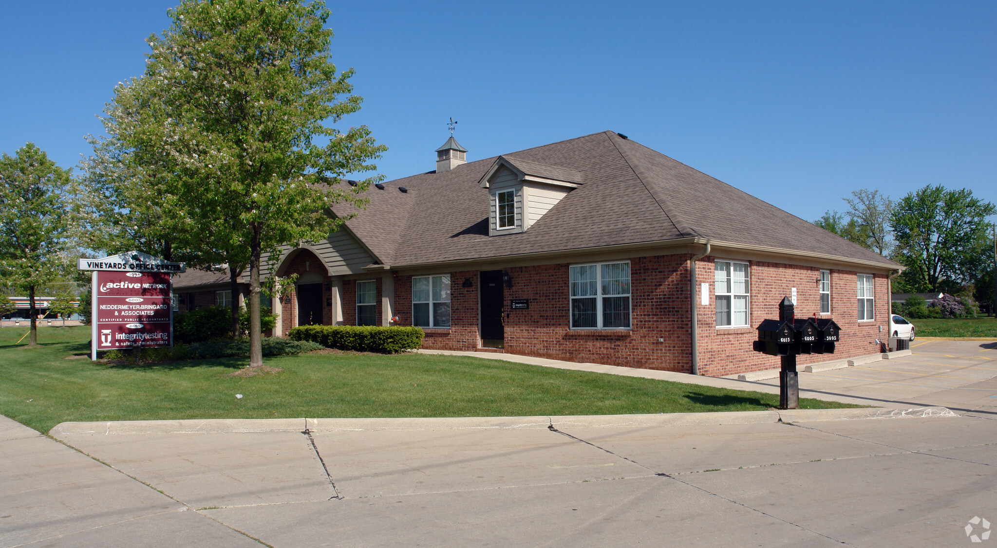 5995-6015 19 Mile Rd, Sterling Heights, MI for Rent