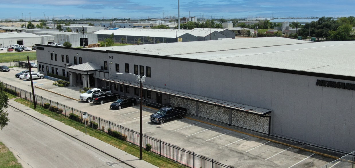 6410 Cavalcade St, Houston, TX for Sale