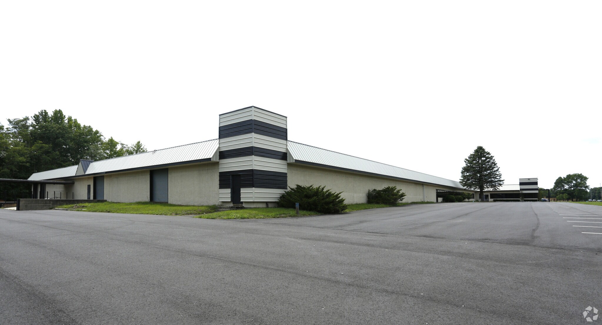 100 Central Ave Farmingdale, NJ 07727 Industrial Property for Lease